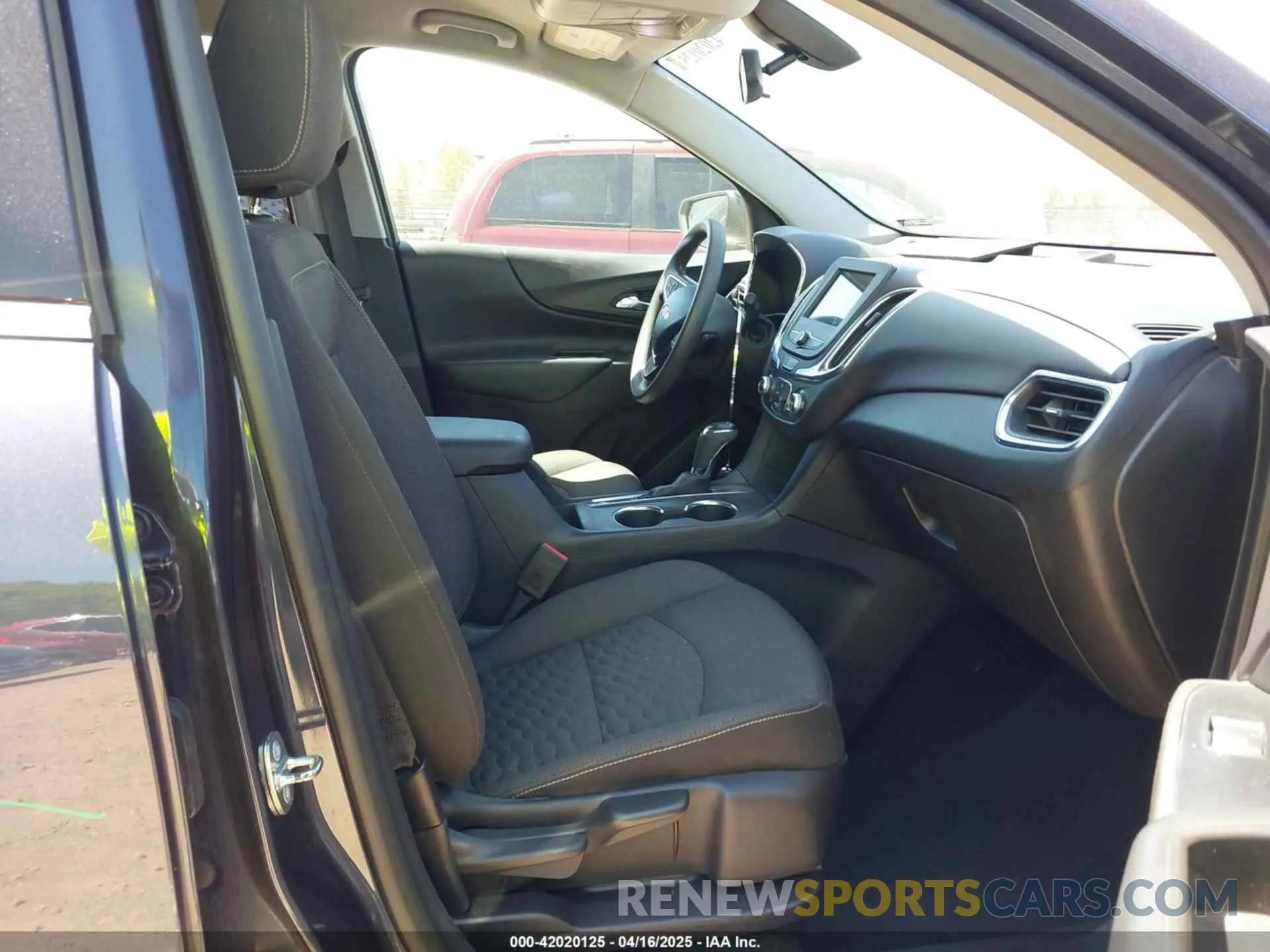 5 Photograph of a damaged car 3GNAXKEV8KL292722 CHEVROLET EQUINOX 2019