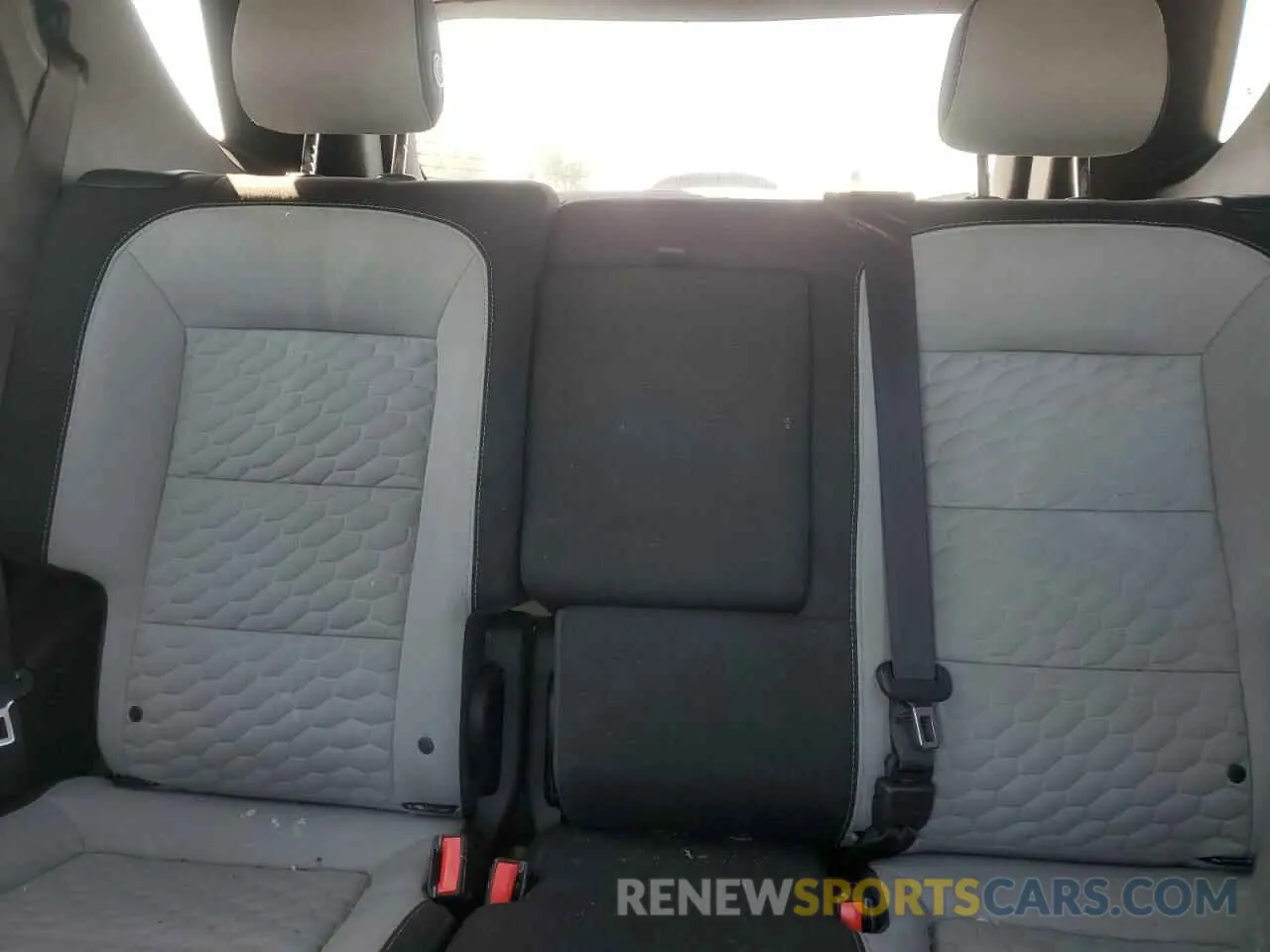 10 Photograph of a damaged car 3GNAXKEV8KS515427 CHEVROLET EQUINOX 2019