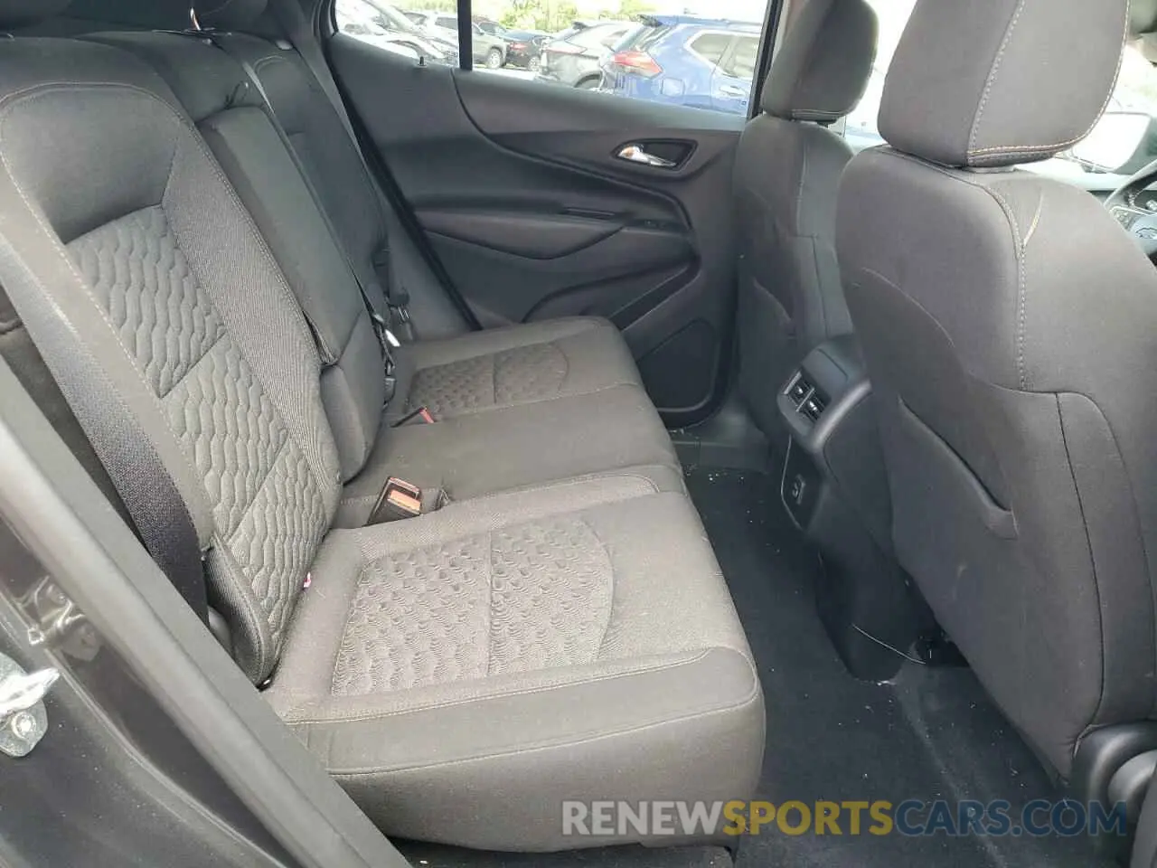 10 Photograph of a damaged car 3GNAXKEV8KS557886 CHEVROLET EQUINOX 2019
