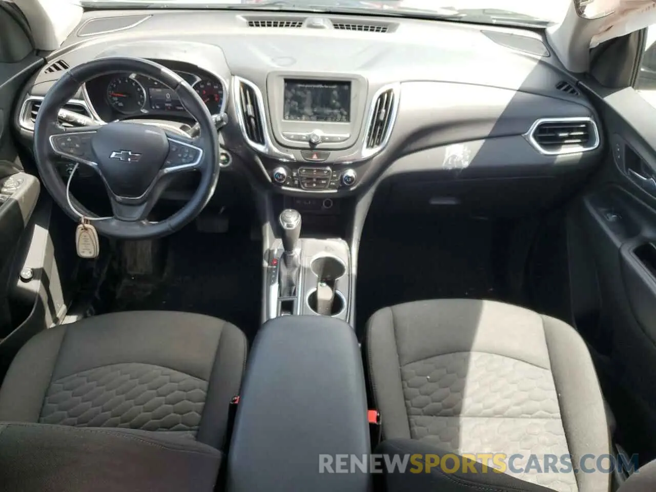 8 Photograph of a damaged car 3GNAXKEV8KS557886 CHEVROLET EQUINOX 2019