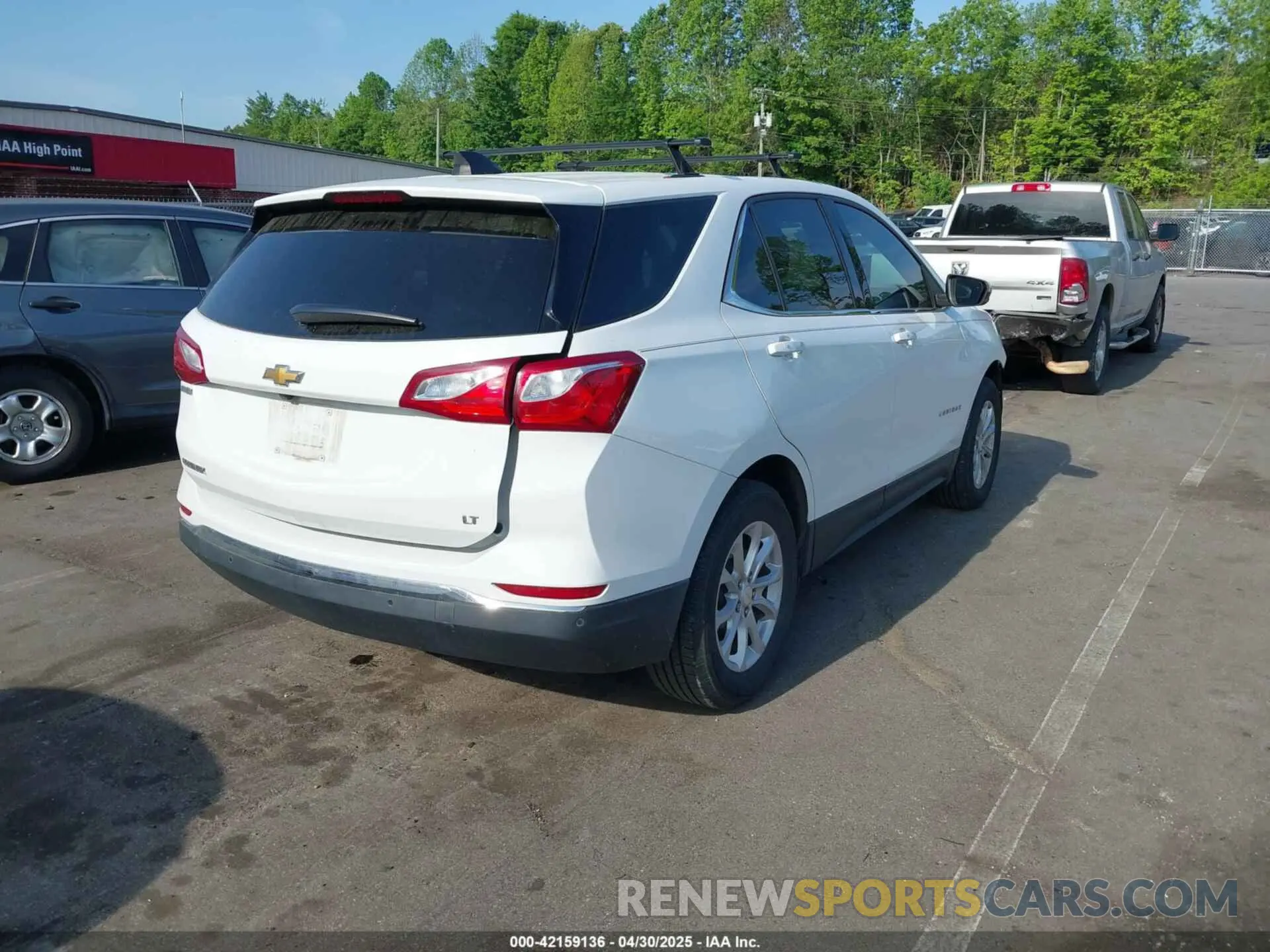 4 Photograph of a damaged car 3GNAXKEV8KS599992 CHEVROLET EQUINOX 2019