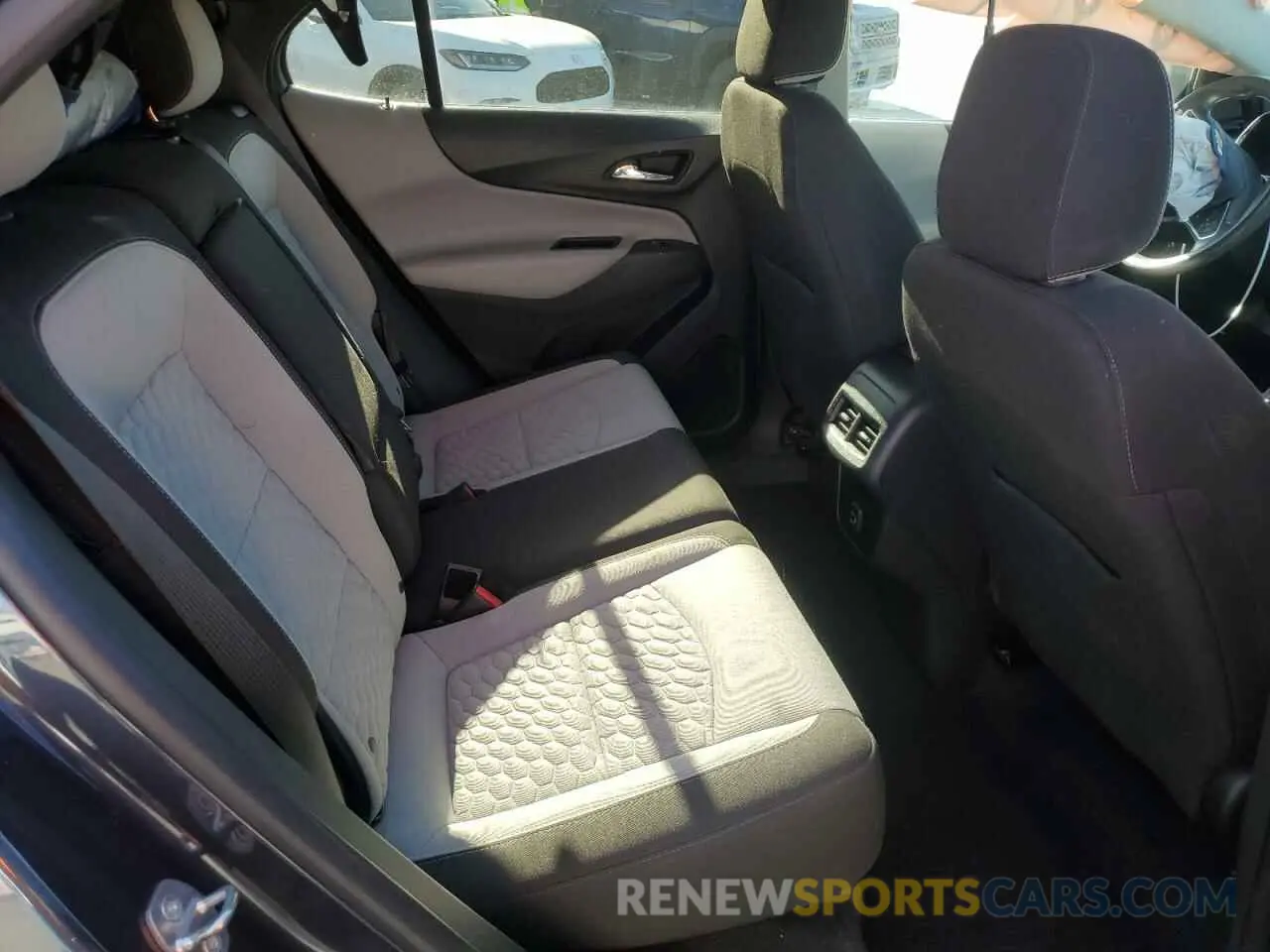 11 Photograph of a damaged car 3GNAXKEV9KL265786 CHEVROLET EQUINOX 2019