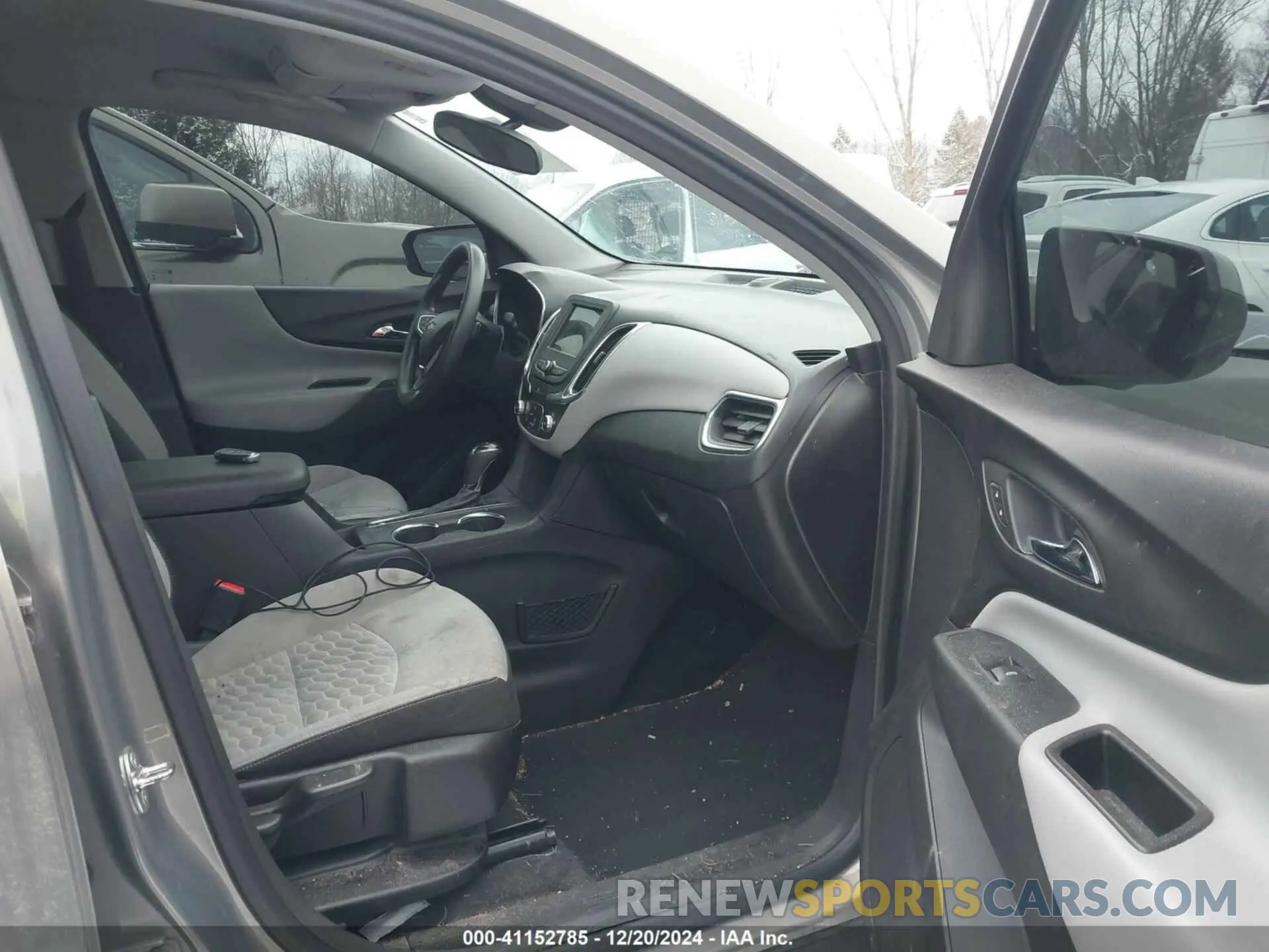 5 Photograph of a damaged car 3GNAXKEV9KS512956 CHEVROLET EQUINOX 2019