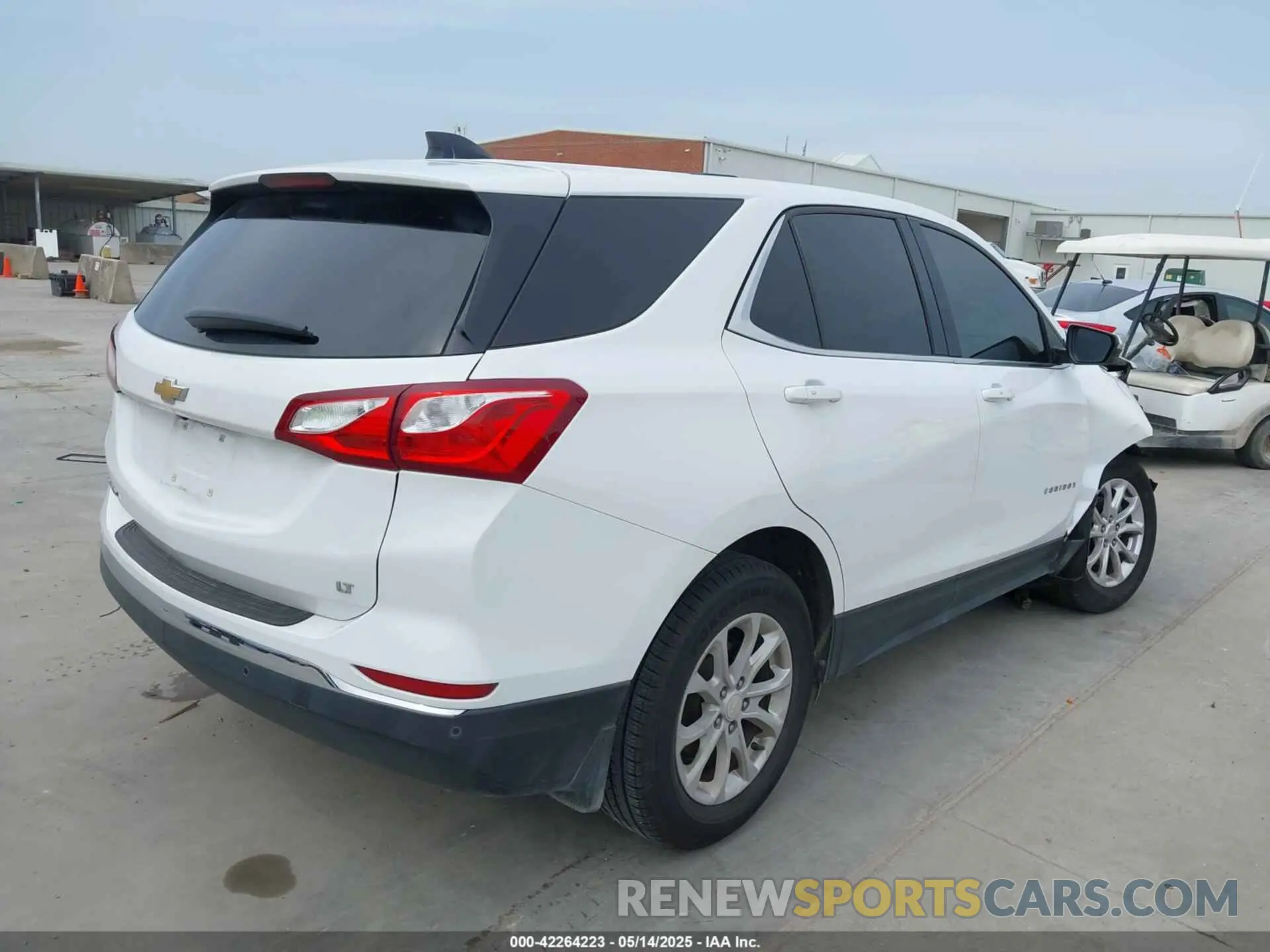 4 Photograph of a damaged car 3GNAXKEVXKL264288 CHEVROLET EQUINOX 2019