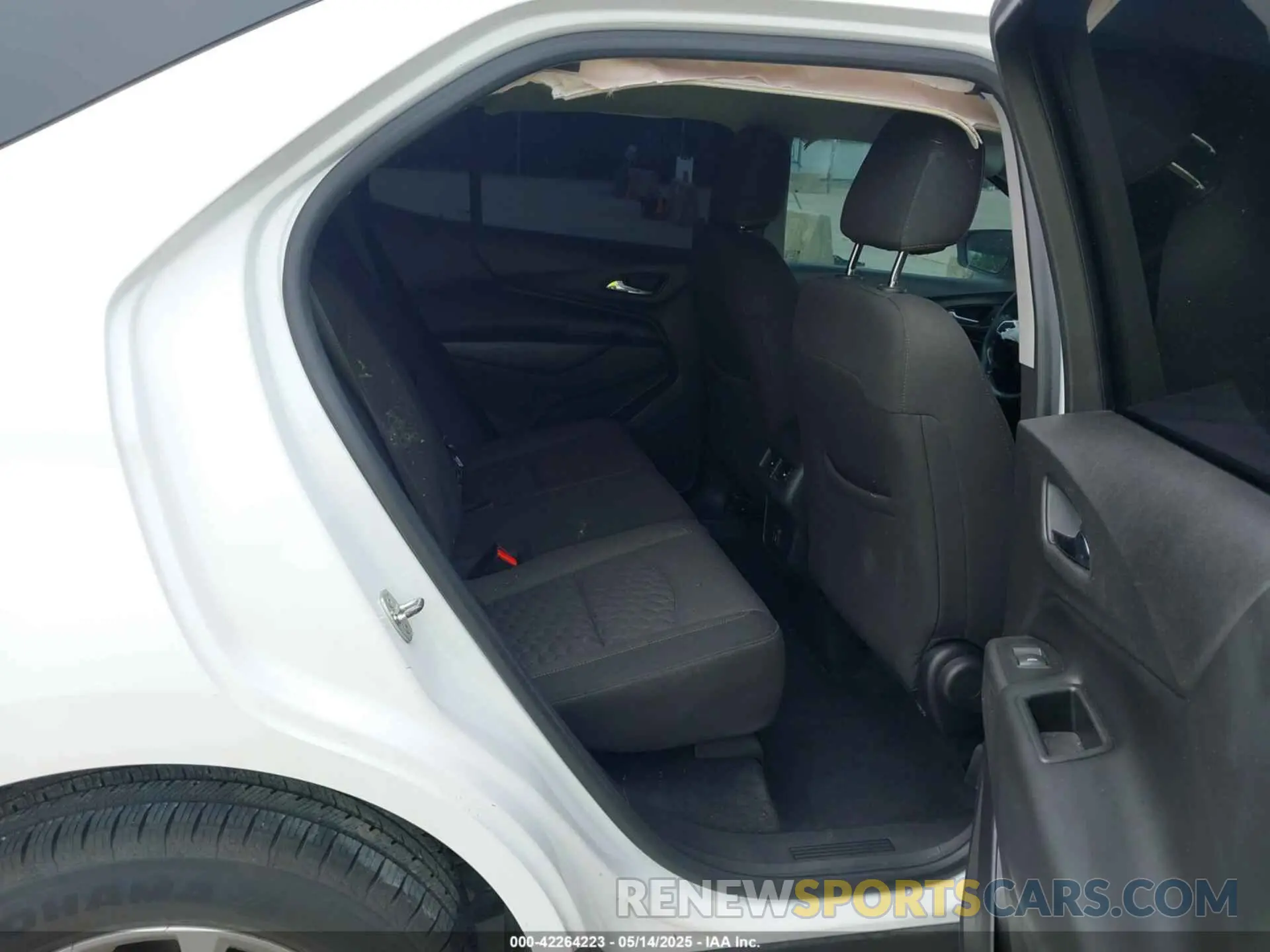 8 Photograph of a damaged car 3GNAXKEVXKL264288 CHEVROLET EQUINOX 2019