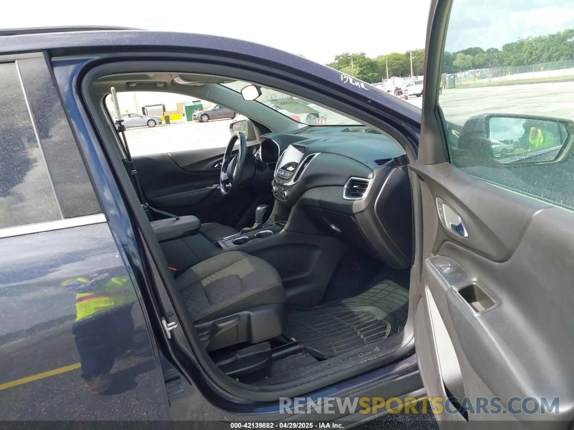 5 Фотография поврежденного автомобиля 3GNAXLEX4KL243380 CHEVROLET EQUINOX 2019