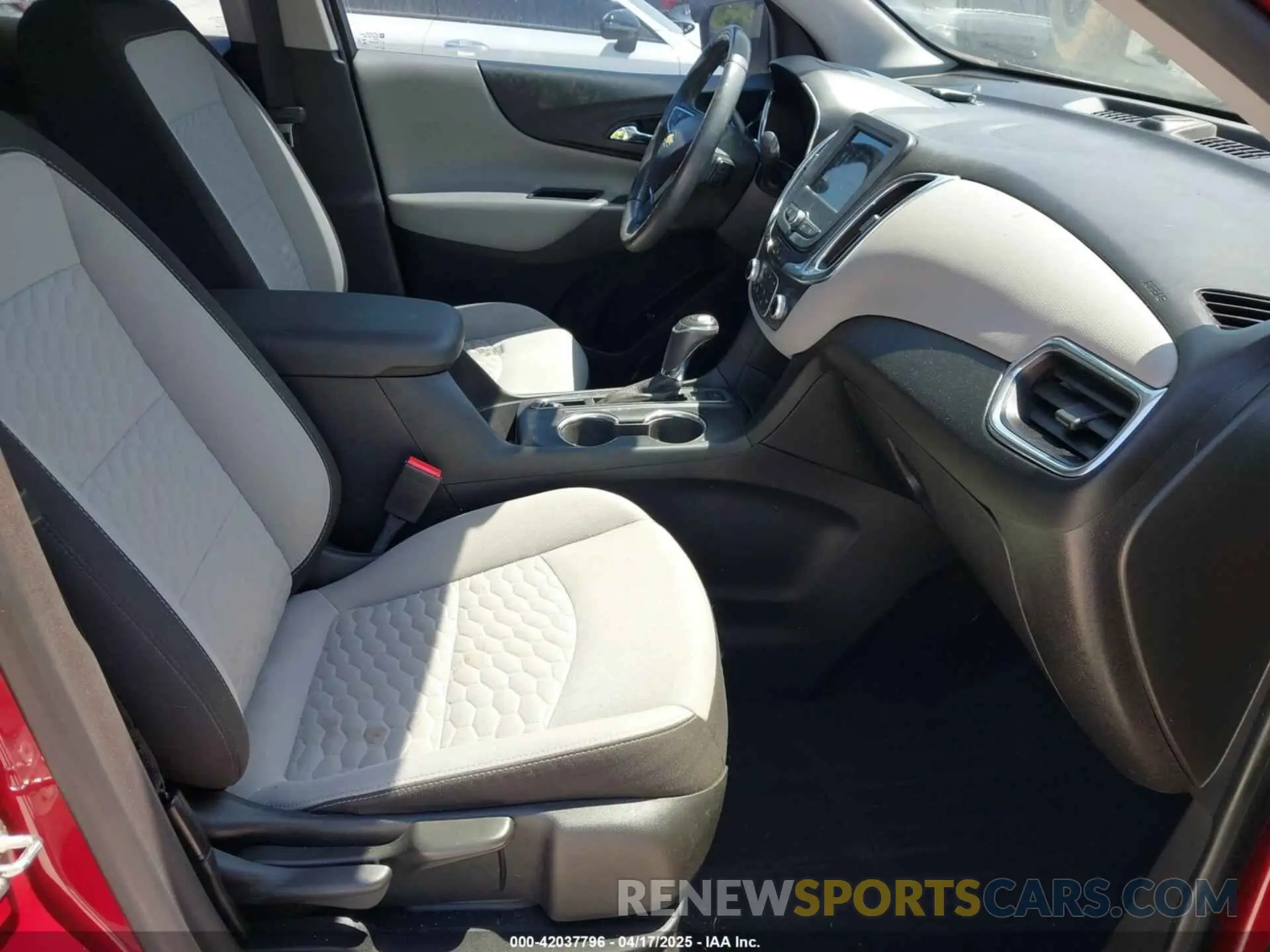 5 Photograph of a damaged car 3GNAXLEX5KS634124 CHEVROLET EQUINOX 2019