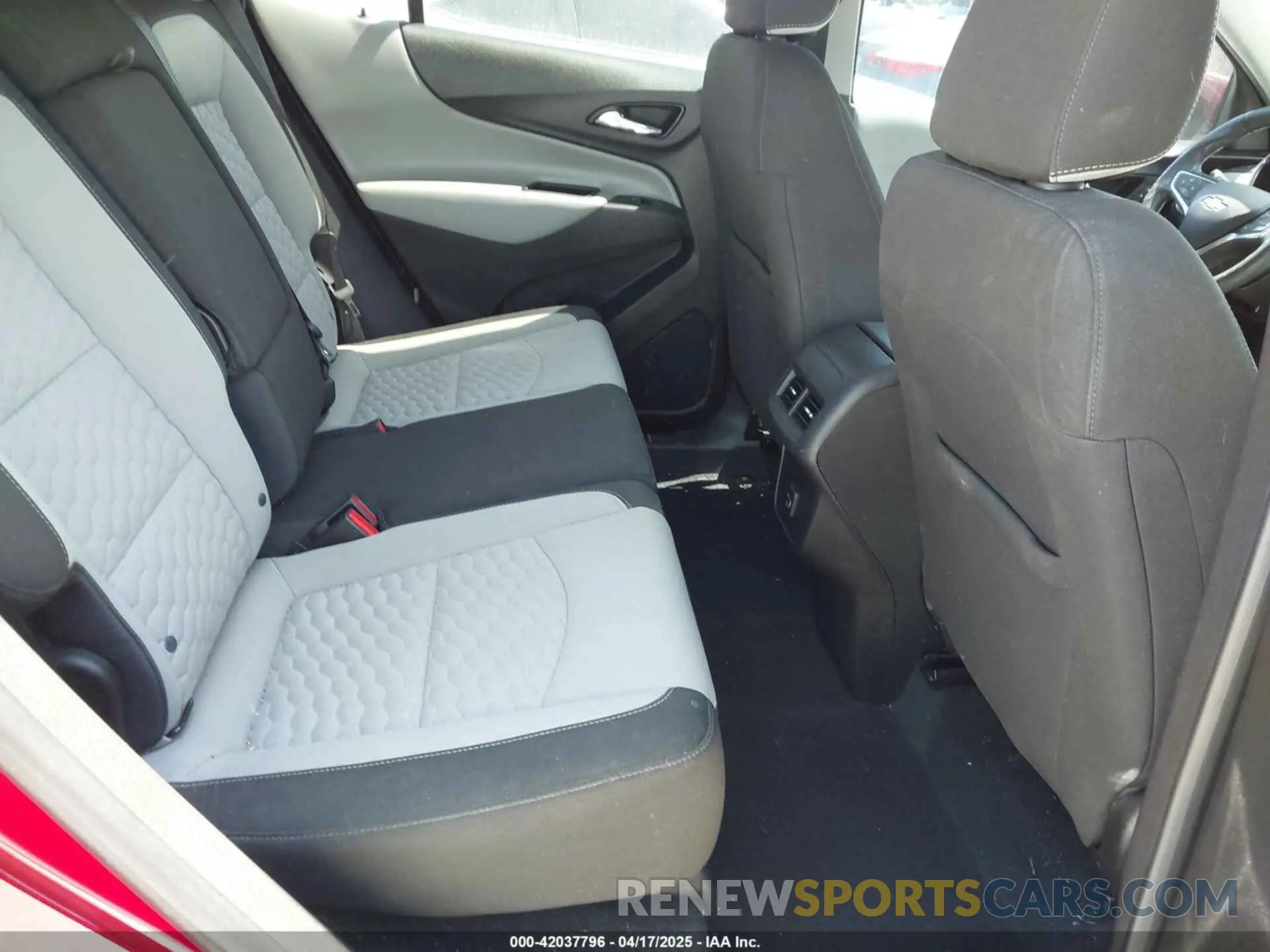 8 Photograph of a damaged car 3GNAXLEX5KS634124 CHEVROLET EQUINOX 2019