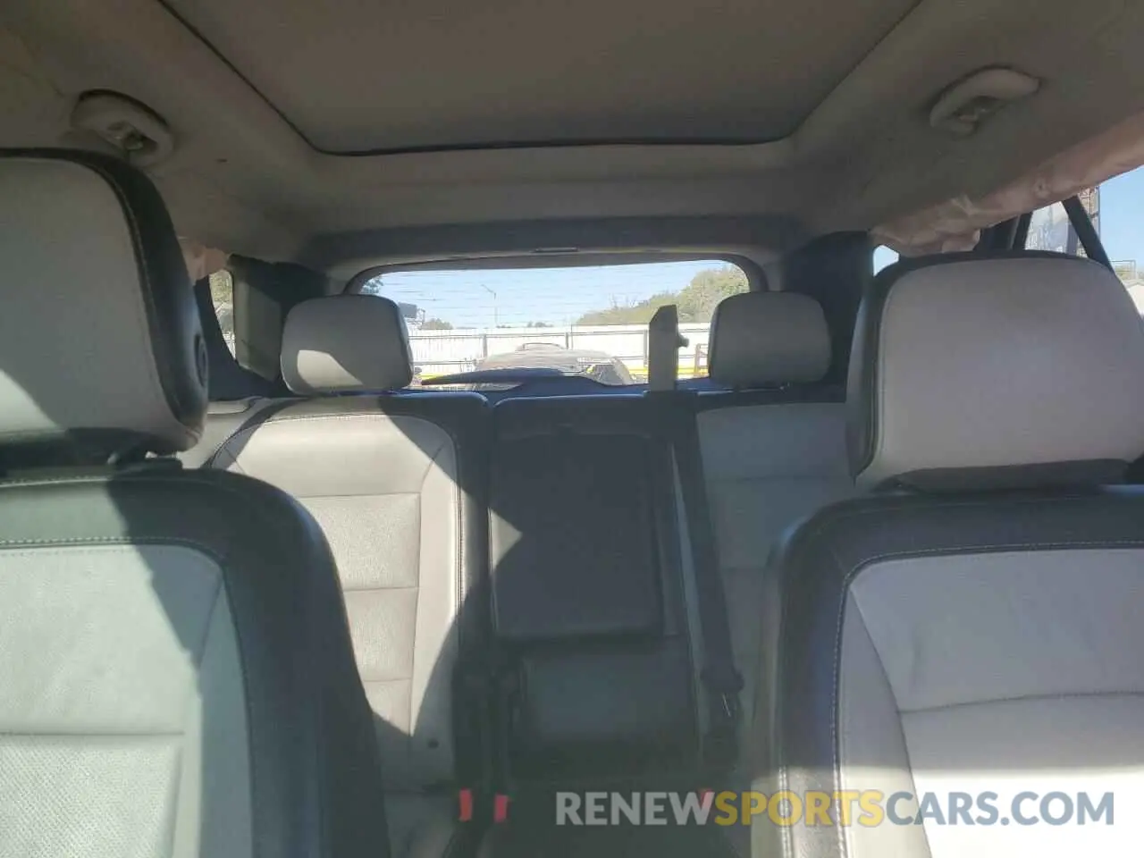 10 Photograph of a damaged car 3GNAXREU4KS642689 CHEVROLET EQUINOX 2019