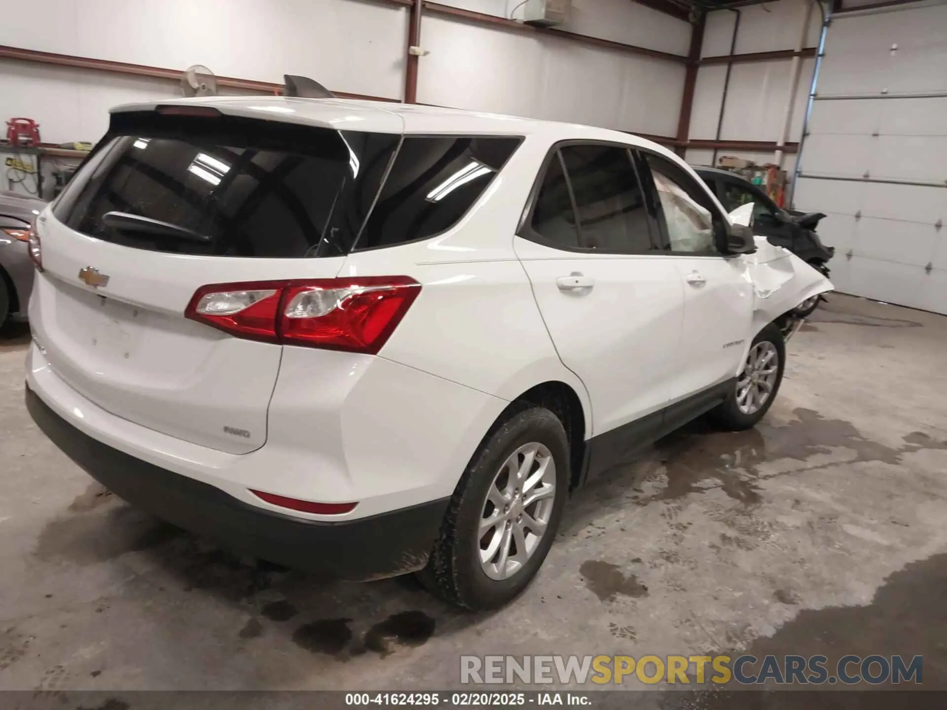 4 Photograph of a damaged car 3GNAXSEV4KS615346 CHEVROLET EQUINOX 2019