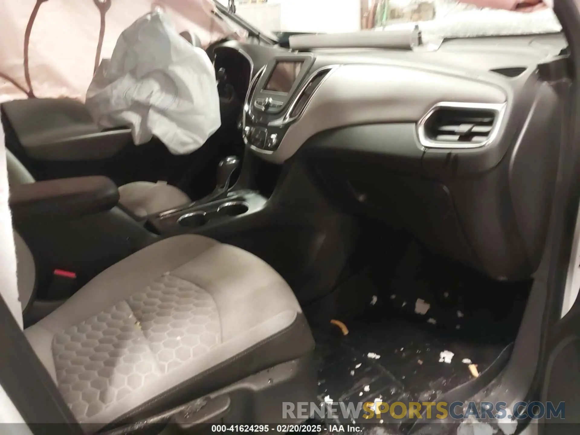 5 Photograph of a damaged car 3GNAXSEV4KS615346 CHEVROLET EQUINOX 2019