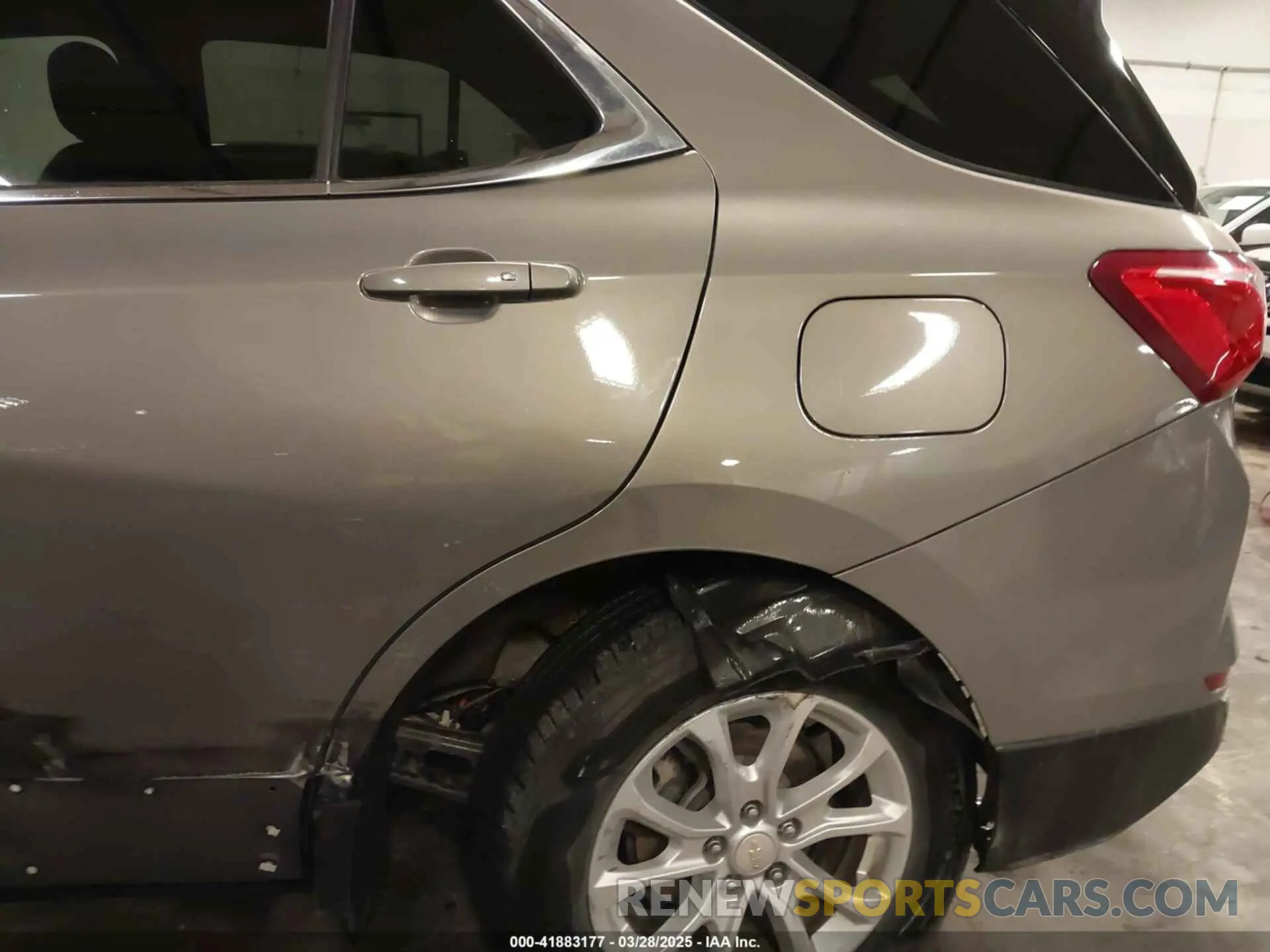 19 Фотография поврежденного автомобиля 3GNAXUEV1KS504846 CHEVROLET EQUINOX 2019