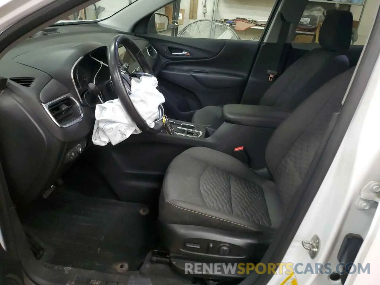 7 Photograph of a damaged car 3GNAXUEV2KL197312 CHEVROLET EQUINOX 2019