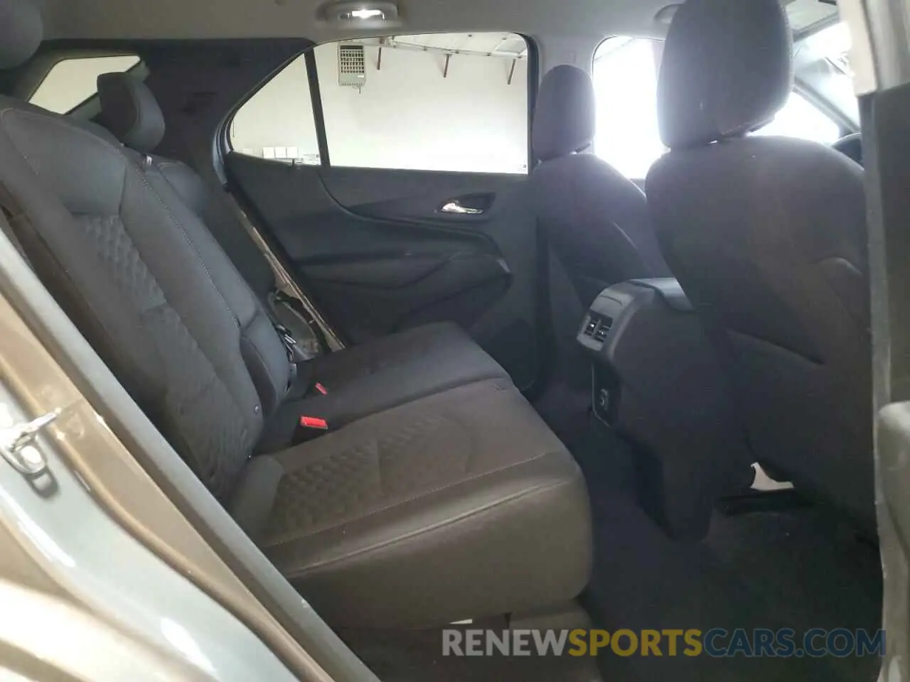 11 Photograph of a damaged car 3GNAXUEV2KS505715 CHEVROLET EQUINOX 2019