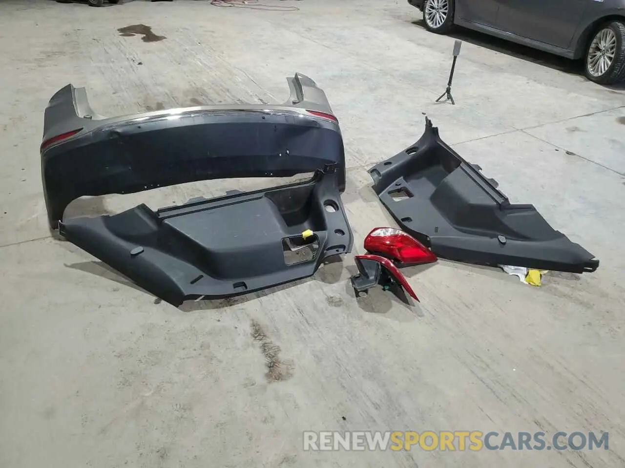 13 Photograph of a damaged car 3GNAXUEV2KS505715 CHEVROLET EQUINOX 2019