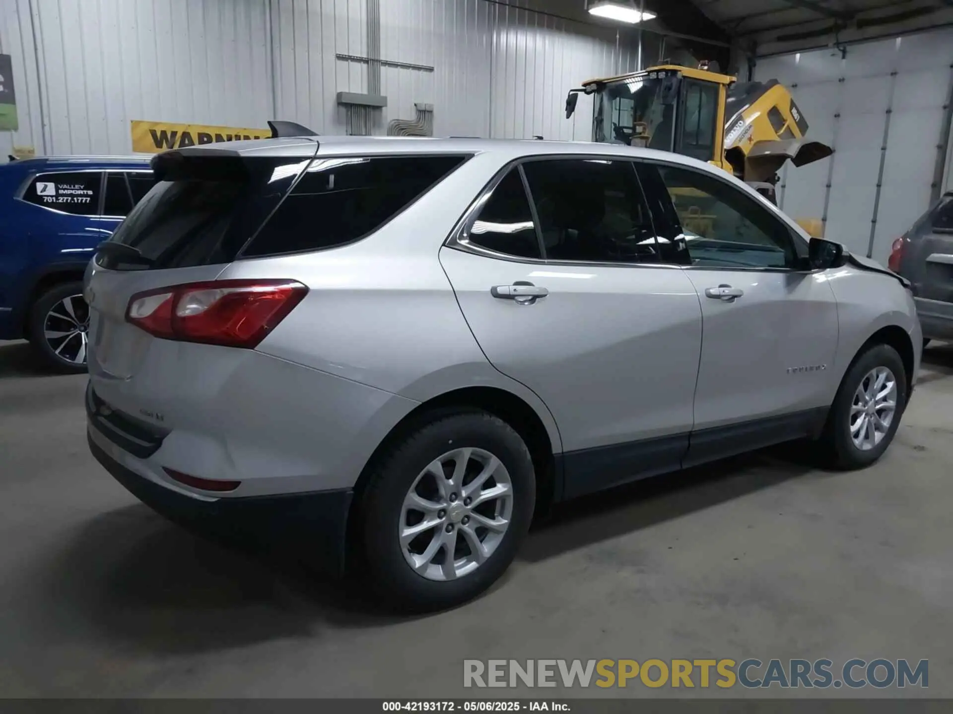 4 Photograph of a damaged car 3GNAXUEV2KS575604 CHEVROLET EQUINOX 2019