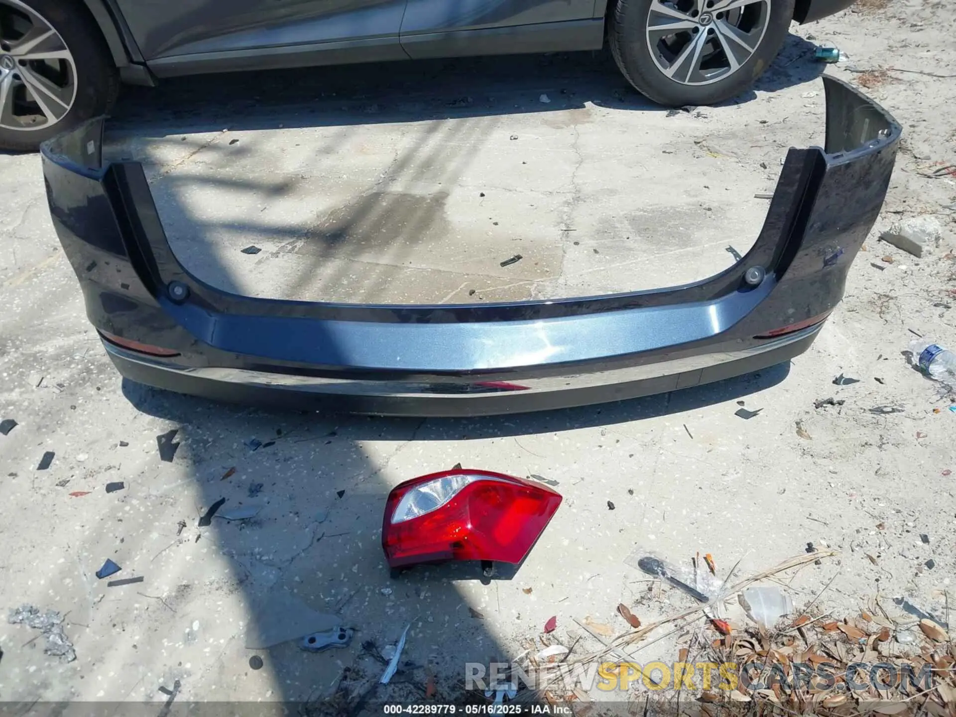 12 Photograph of a damaged car 3GNAXUEV4KL297914 CHEVROLET EQUINOX 2019