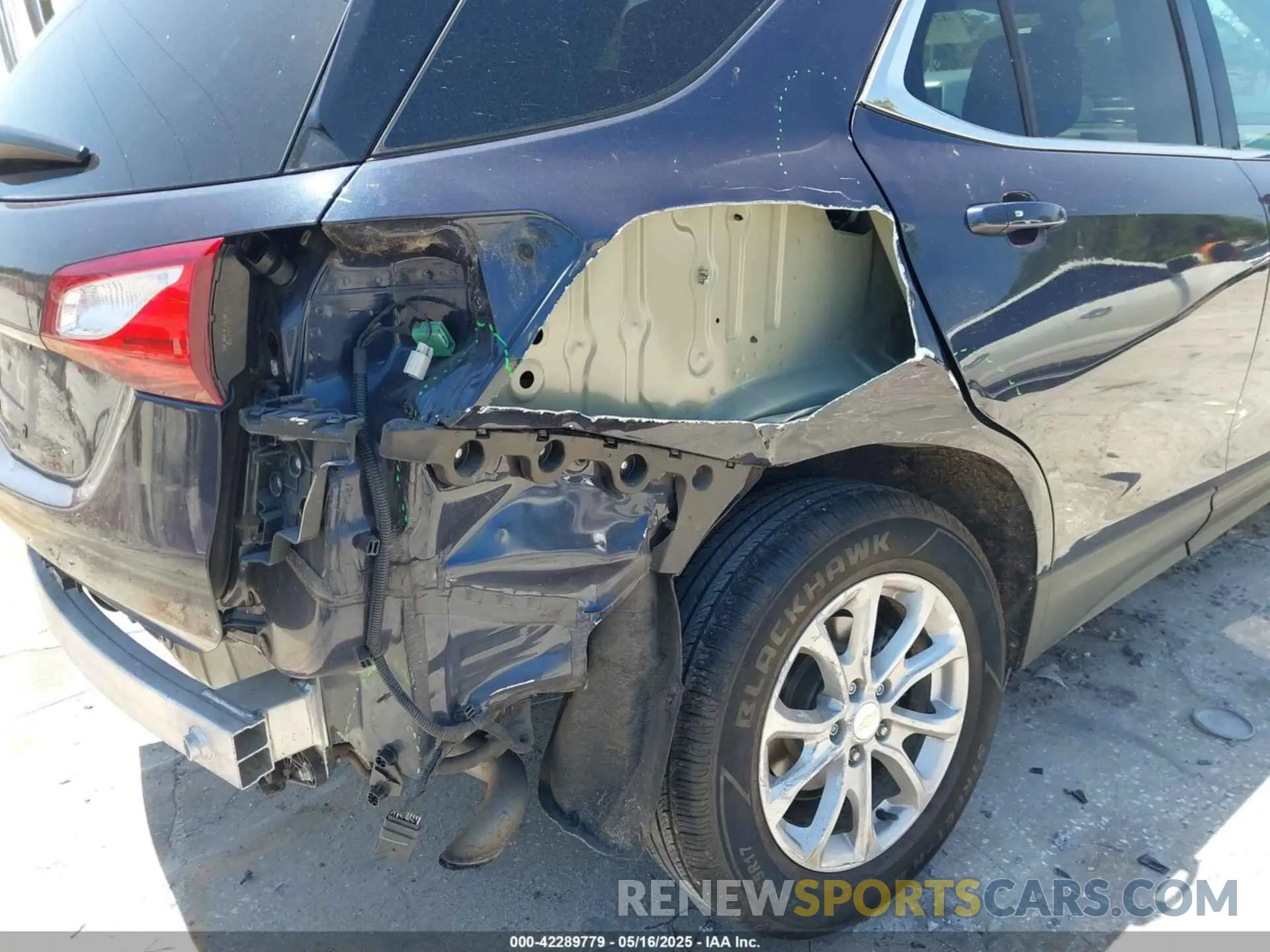 6 Photograph of a damaged car 3GNAXUEV4KL297914 CHEVROLET EQUINOX 2019