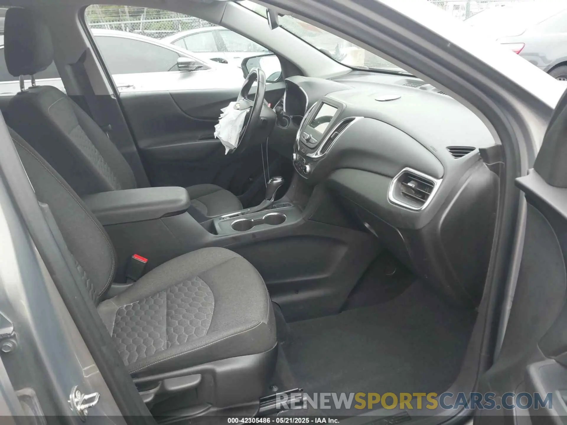 5 Фотография поврежденного автомобиля 3GNAXUEV4KS577841 CHEVROLET EQUINOX 2019