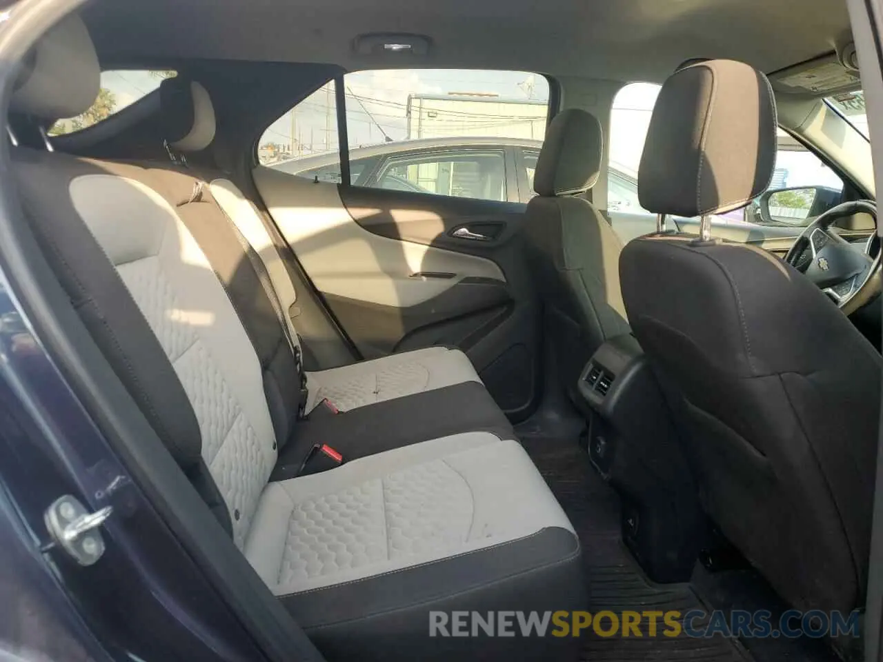 11 Фотография поврежденного автомобиля 3GNAXUEV6KL323235 CHEVROLET EQUINOX 2019