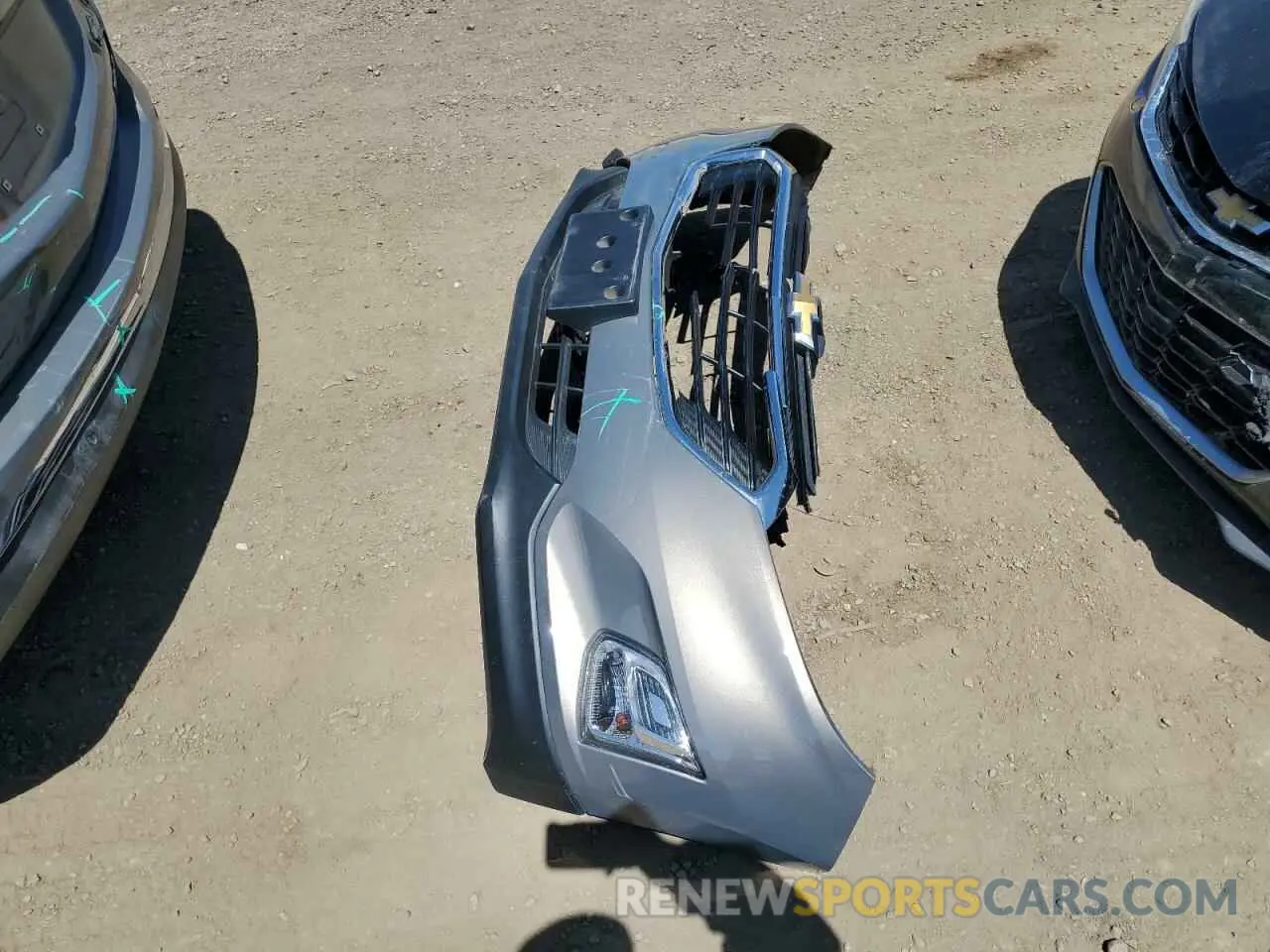 13 Photograph of a damaged car 3GNAXUEV6KS570079 CHEVROLET EQUINOX 2019