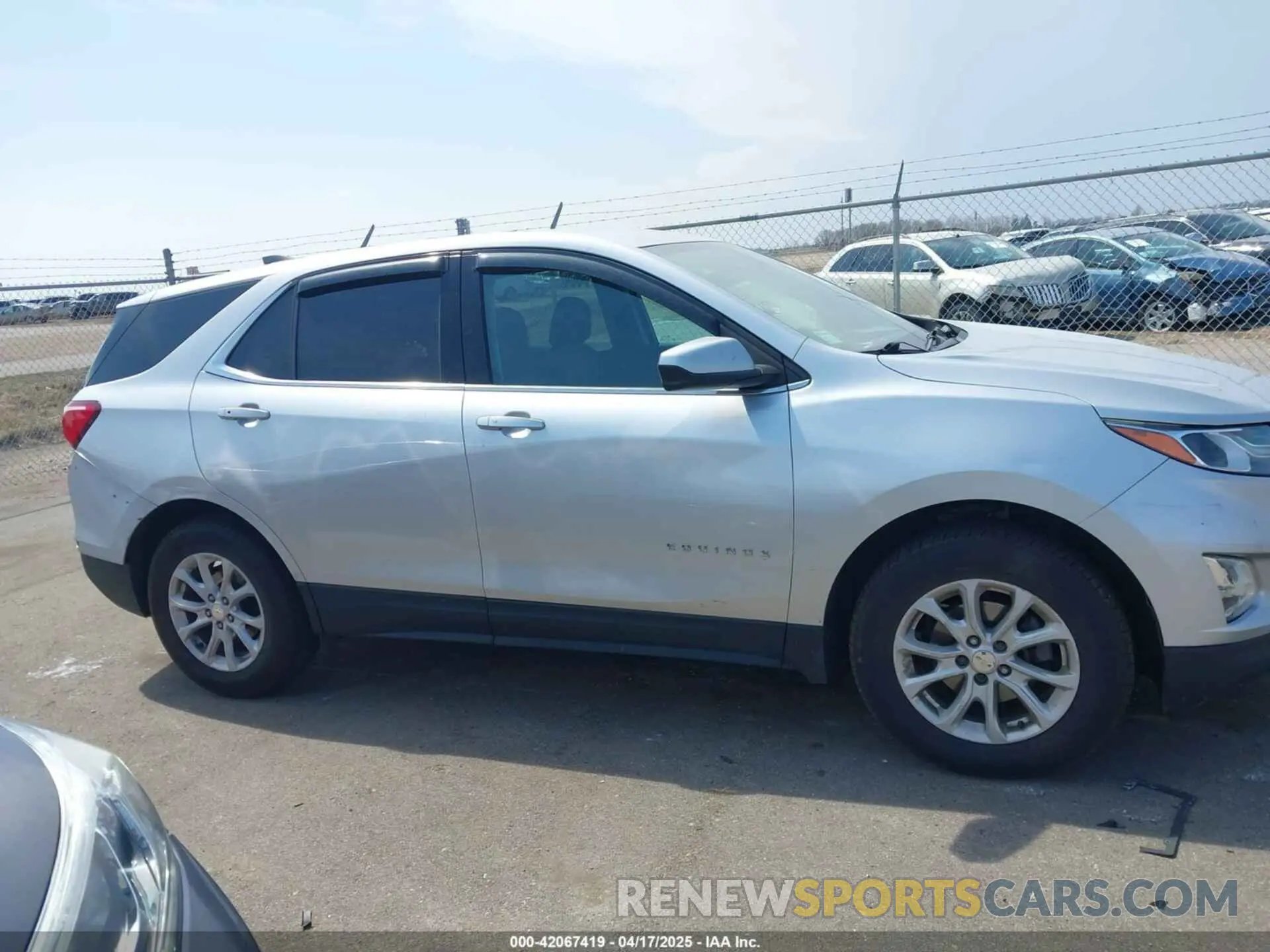 13 Photograph of a damaged car 3GNAXUEV7KS655111 CHEVROLET EQUINOX 2019