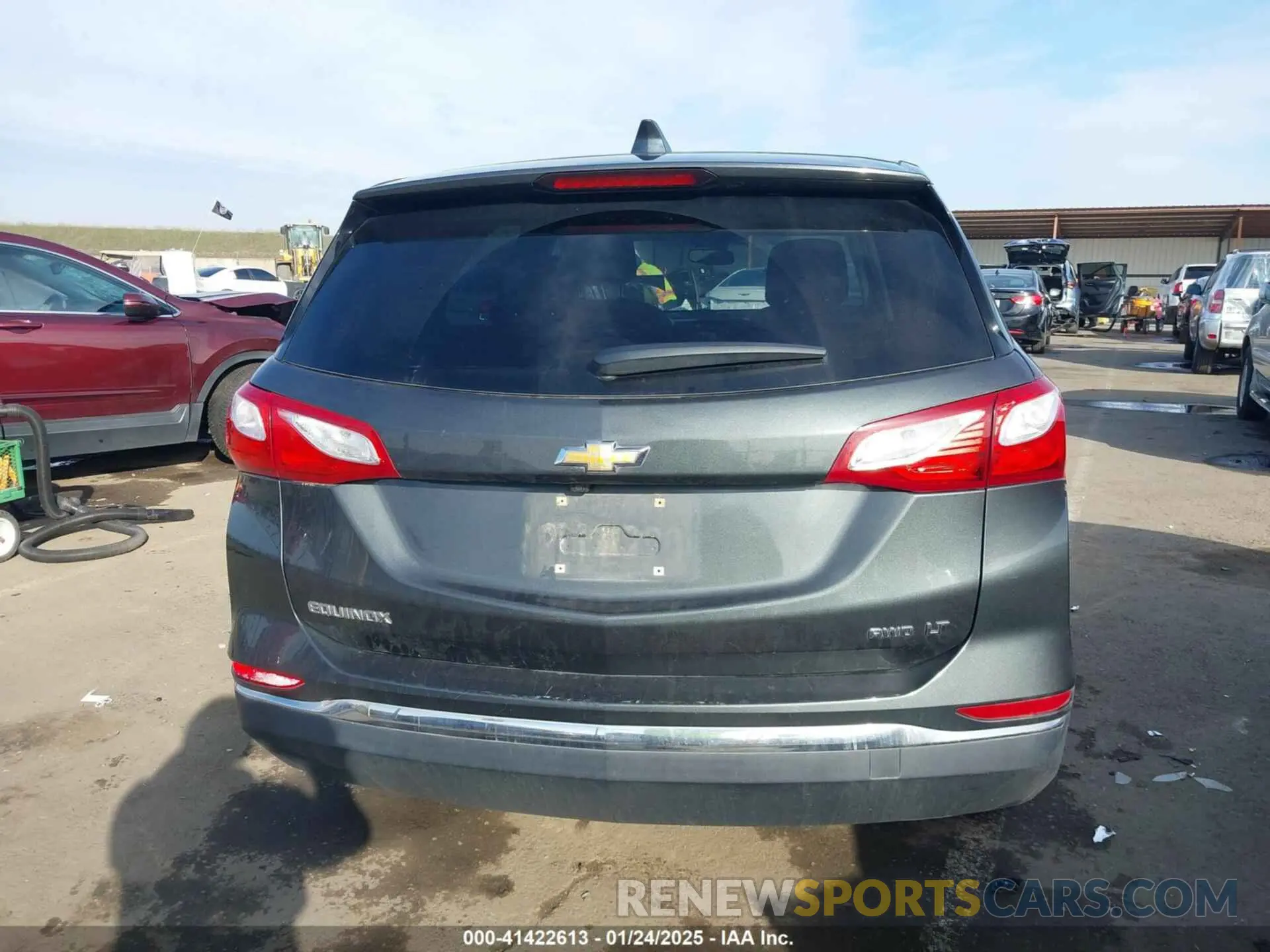 17 Photograph of a damaged car 3GNAXUEV9KS518929 CHEVROLET EQUINOX 2019
