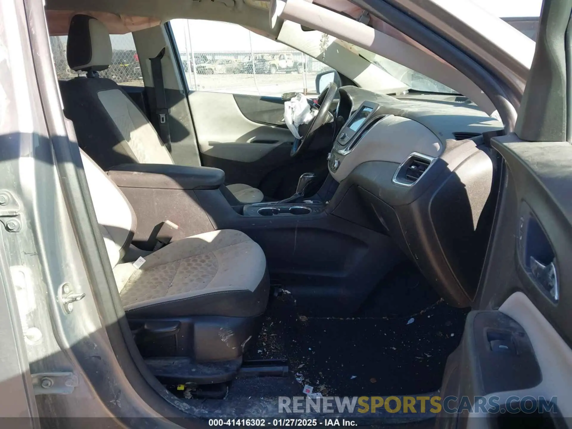 5 Photograph of a damaged car 3GNAXUEV9KS567774 CHEVROLET EQUINOX 2019