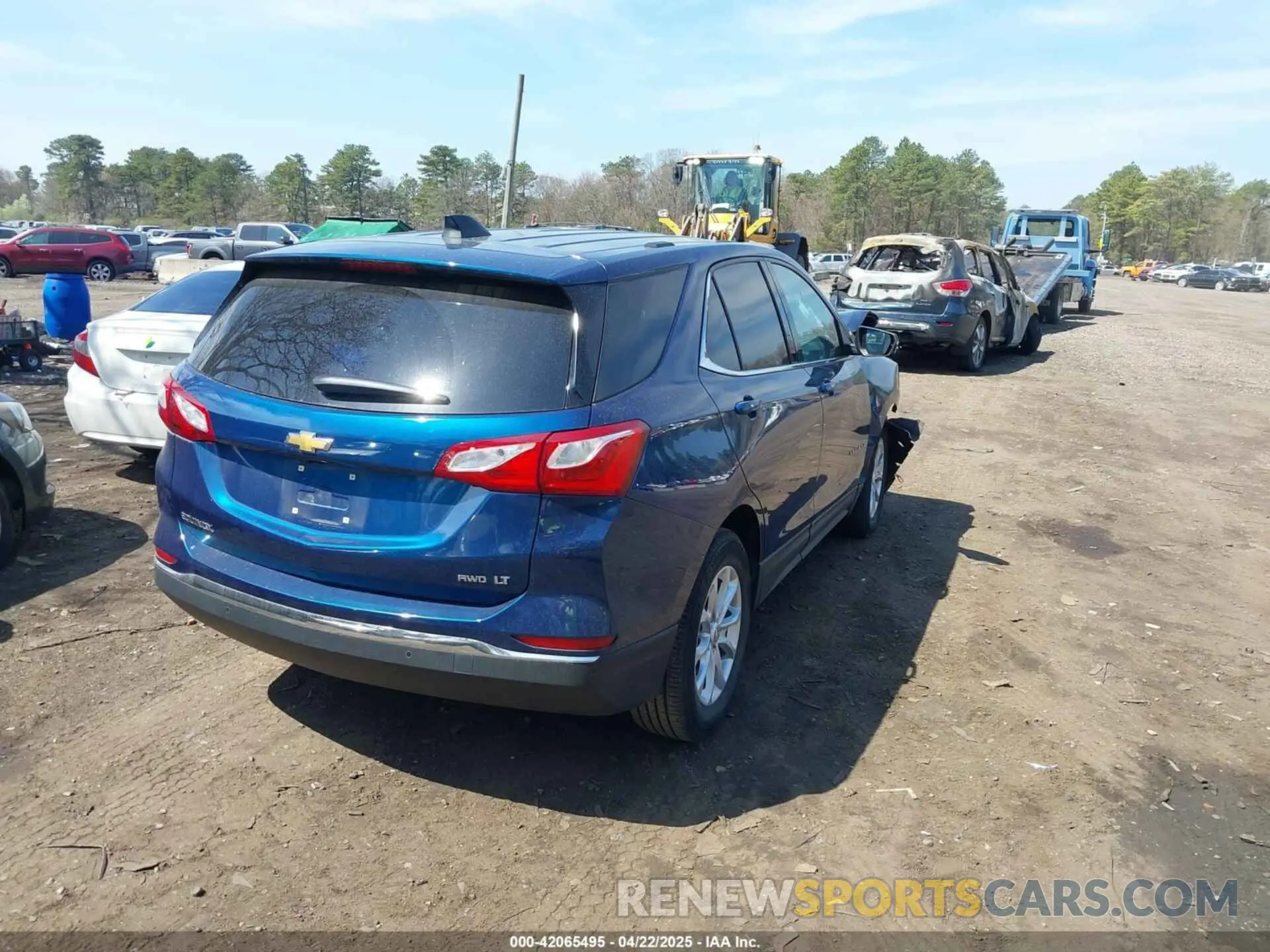 4 Photograph of a damaged car 3GNAXUEVXKL396334 CHEVROLET EQUINOX 2019