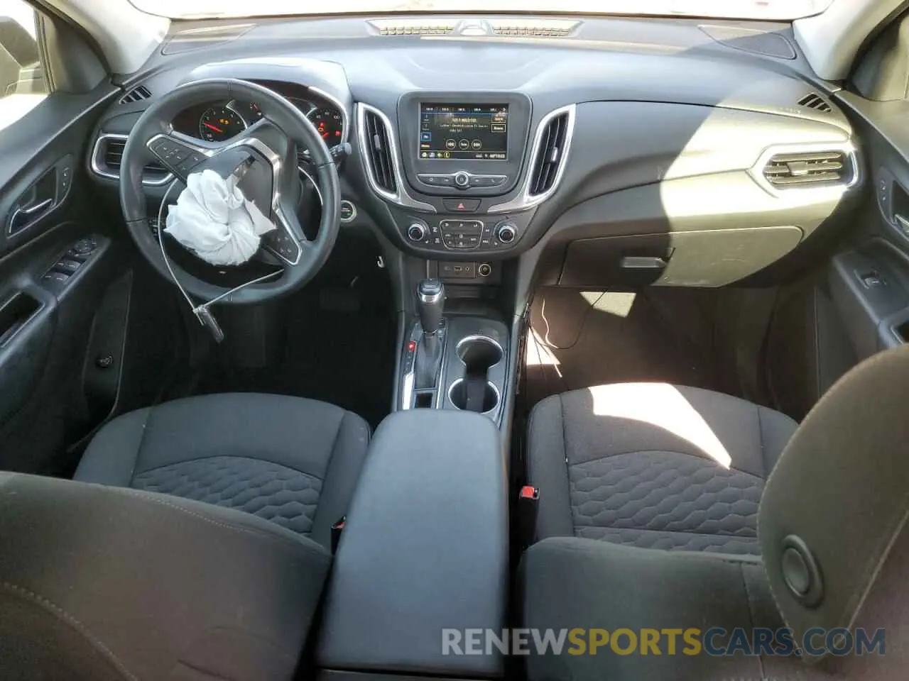 8 Photograph of a damaged car 3GNAXVEX2KL125534 CHEVROLET EQUINOX 2019