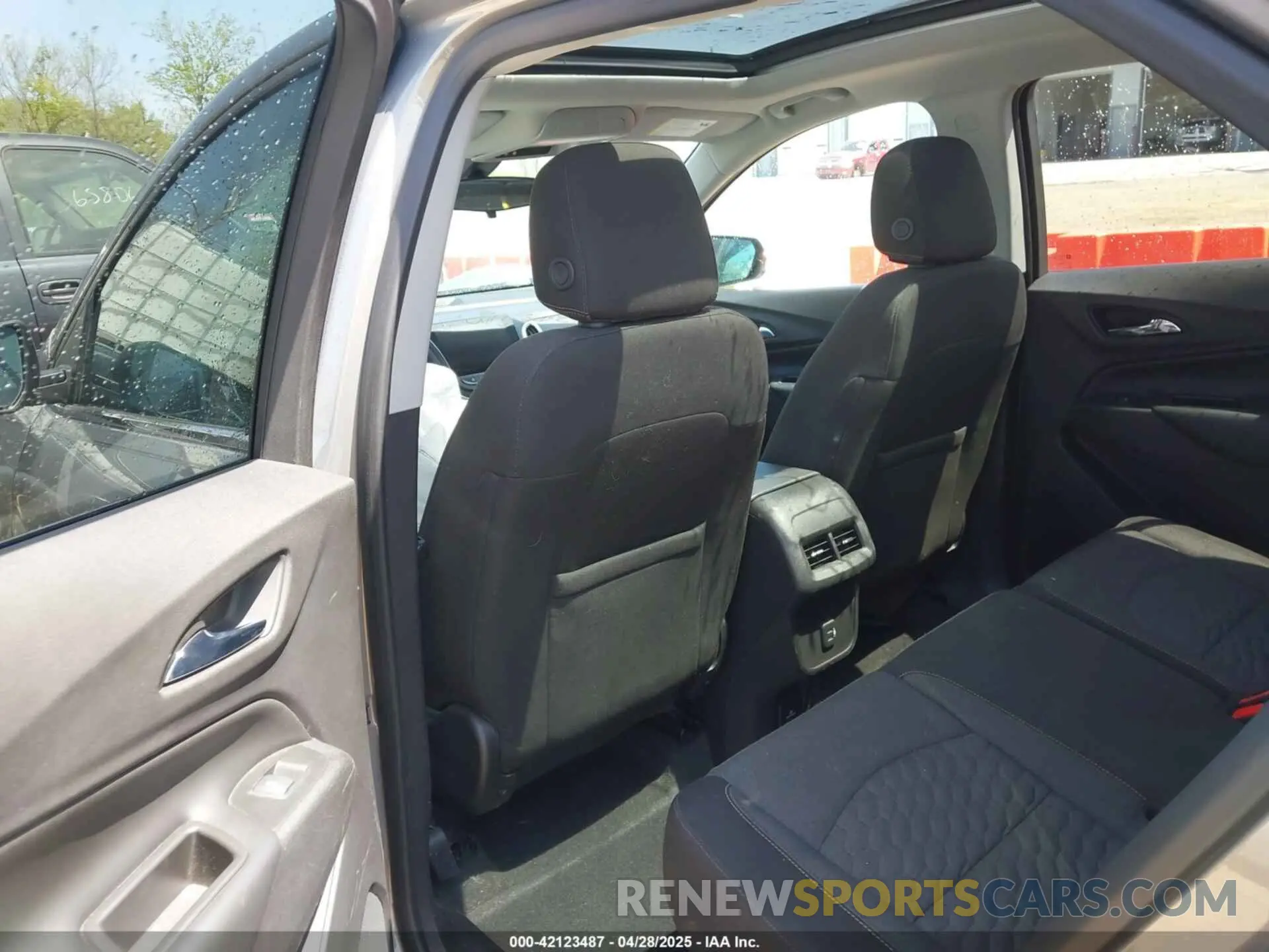 8 Фотография поврежденного автомобиля 3GNAXVEX3KS542666 CHEVROLET EQUINOX 2019