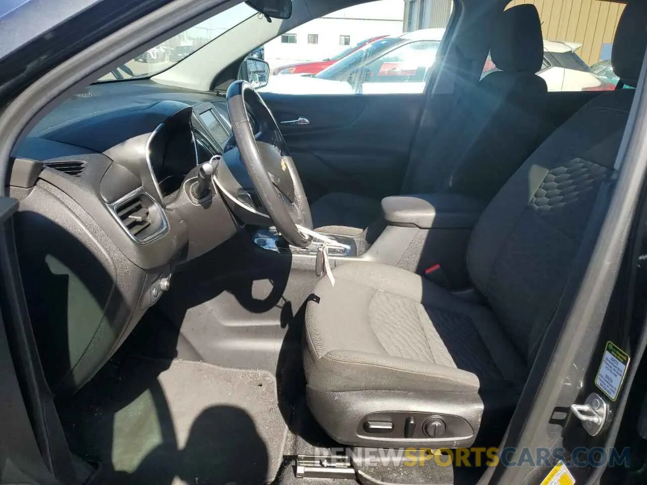 7 Фотография поврежденного автомобиля 3GNAXVEX6KS635570 CHEVROLET EQUINOX 2019