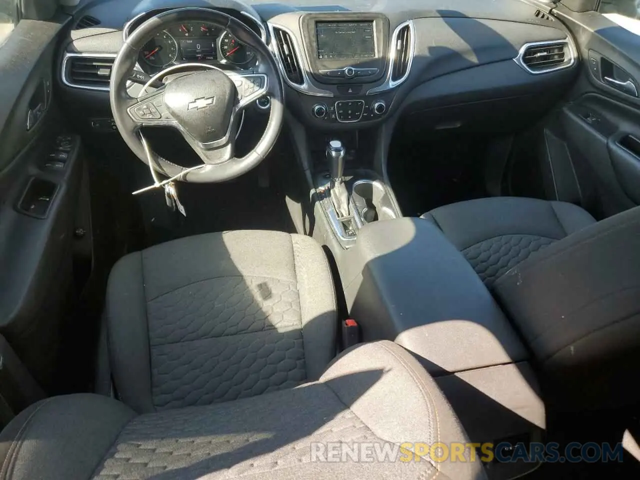 8 Фотография поврежденного автомобиля 3GNAXVEX6KS635570 CHEVROLET EQUINOX 2019