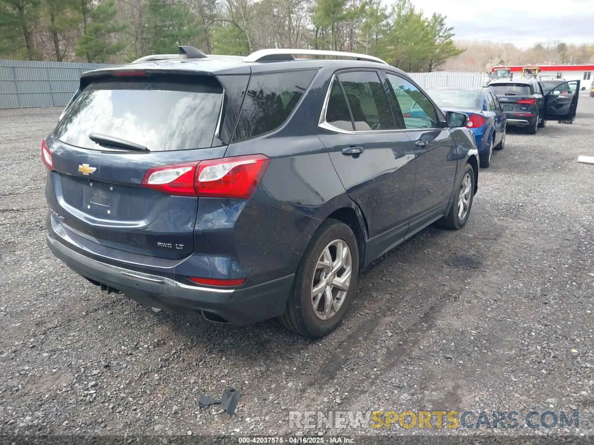4 Photograph of a damaged car 3GNAXVEX8KL309330 CHEVROLET EQUINOX 2019
