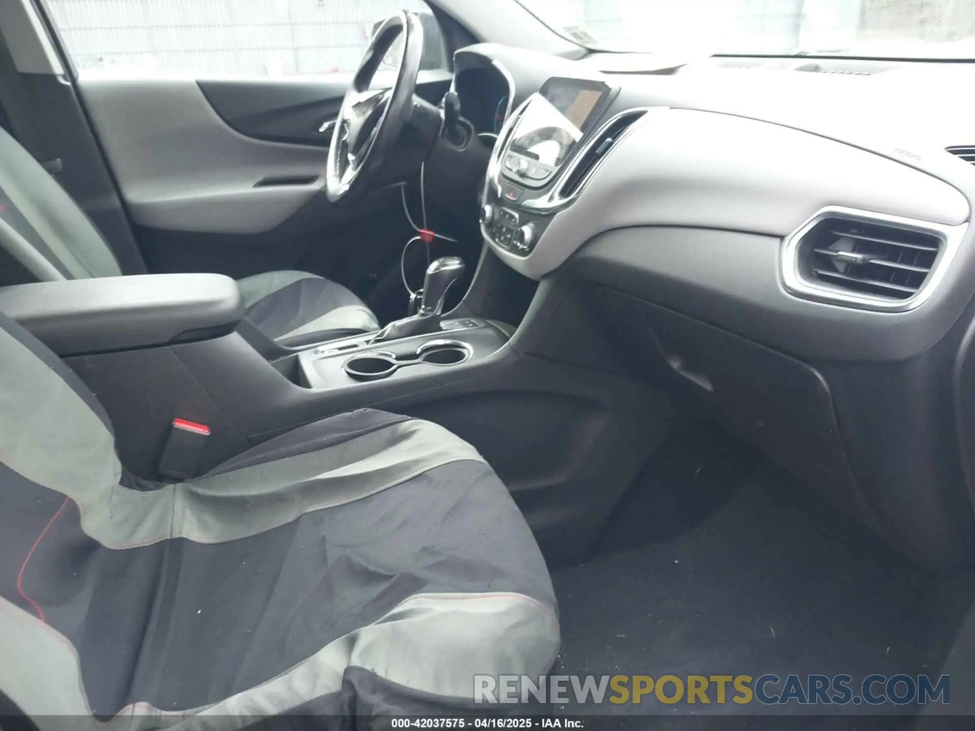 5 Photograph of a damaged car 3GNAXVEX8KL309330 CHEVROLET EQUINOX 2019
