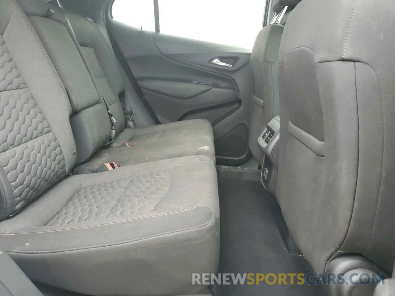 11 Photograph of a damaged car 3GNAXVEX9KS650404 CHEVROLET EQUINOX 2019