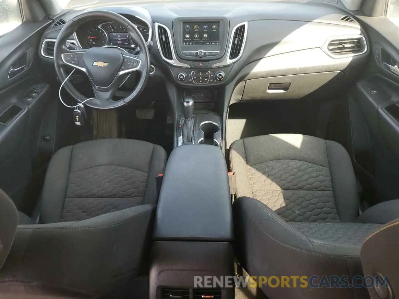 8 Photograph of a damaged car 3GNAXVEX9KS665632 CHEVROLET EQUINOX 2019