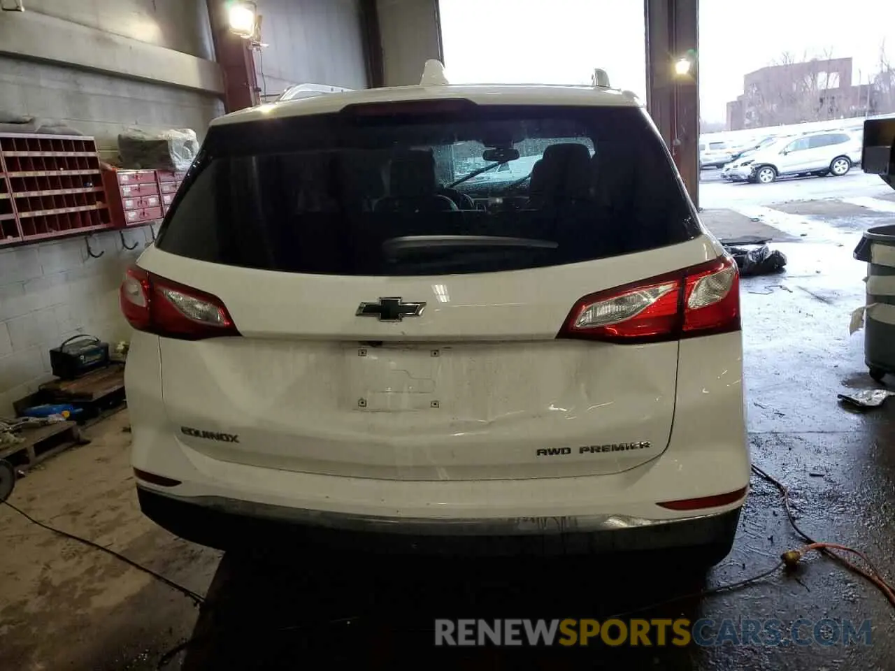 6 Фотография поврежденного автомобиля 3GNAXXEV9KS658609 CHEVROLET EQUINOX 2019