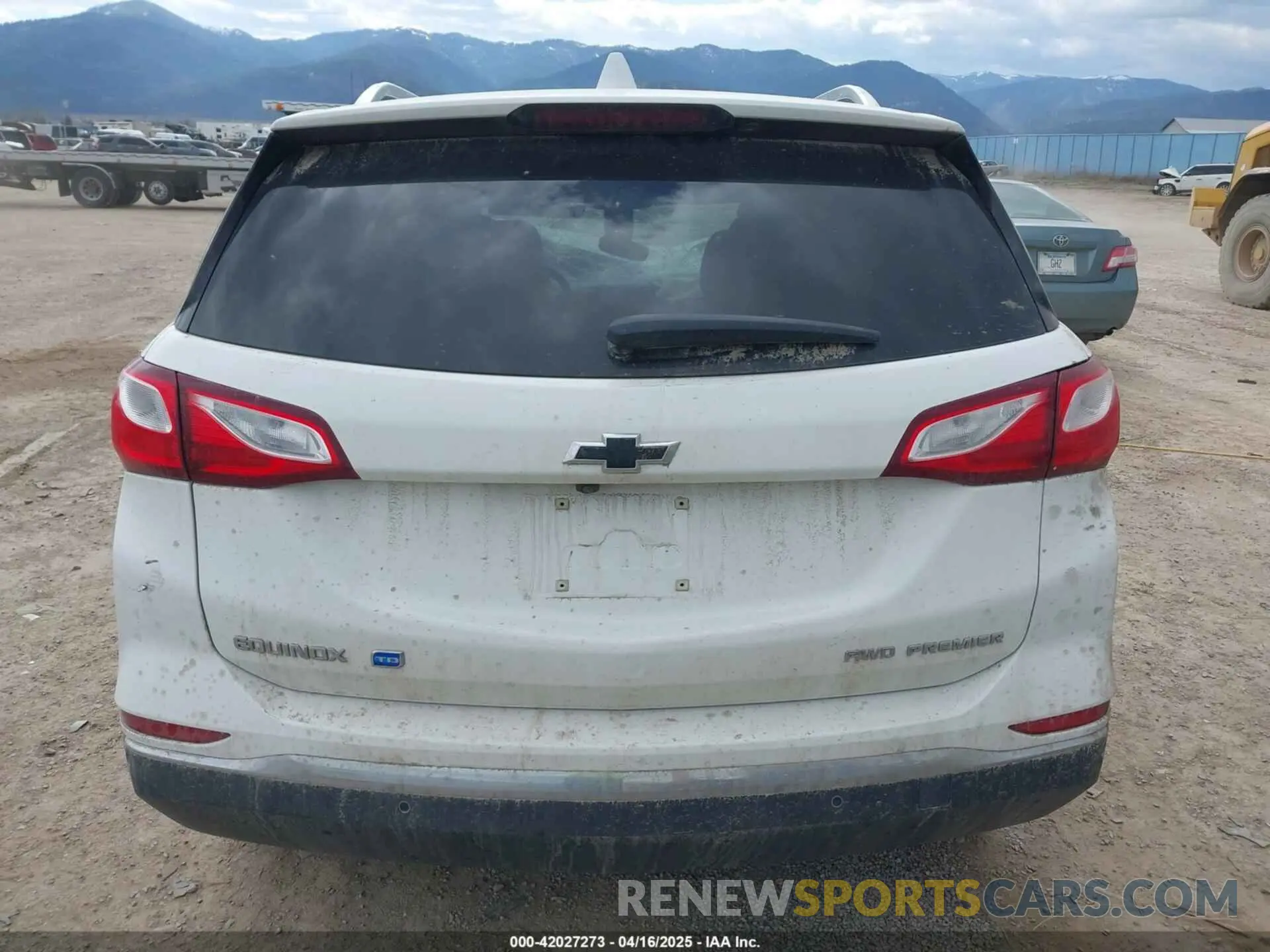 17 Photograph of a damaged car 3GNAXZEUXKS598469 CHEVROLET EQUINOX 2019