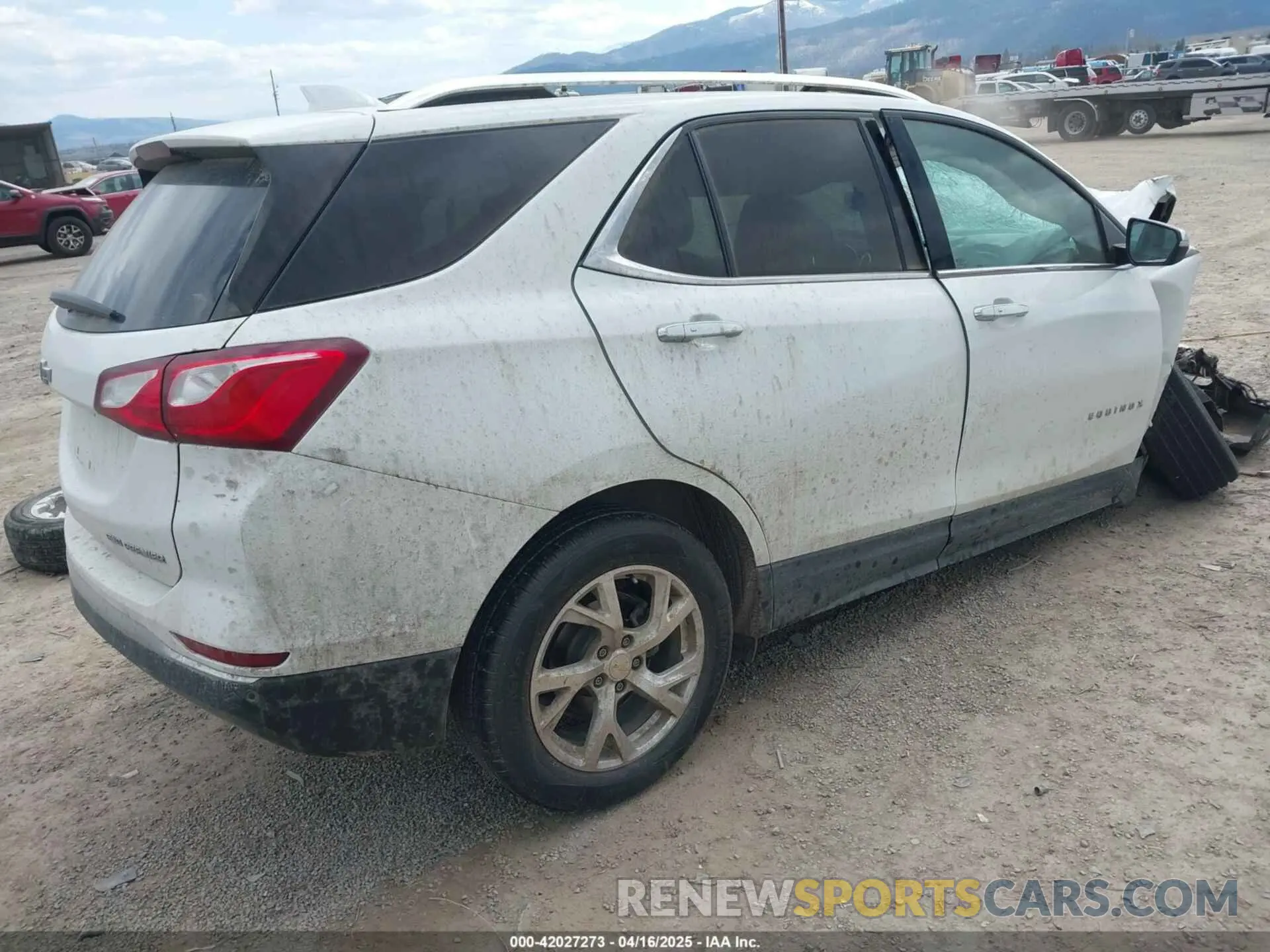 4 Photograph of a damaged car 3GNAXZEUXKS598469 CHEVROLET EQUINOX 2019