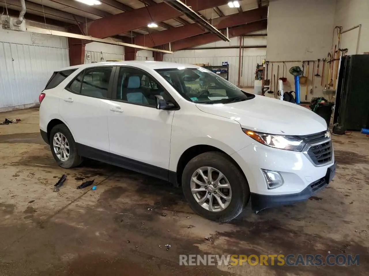 4 Photograph of a damaged car 2GNAX5EV7L6255250 CHEVROLET EQUINOX 2020