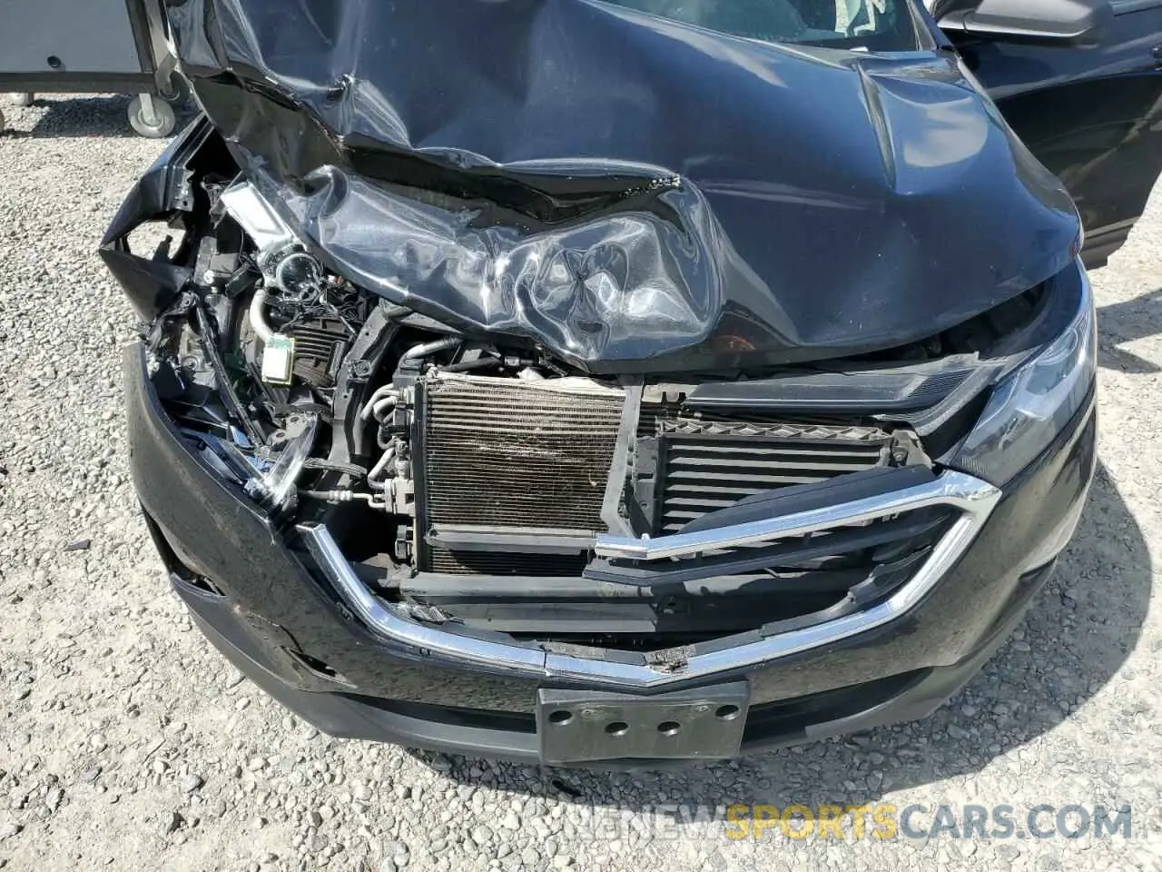 12 Photograph of a damaged car 2GNAX5EV9L6246419 CHEVROLET EQUINOX 2020