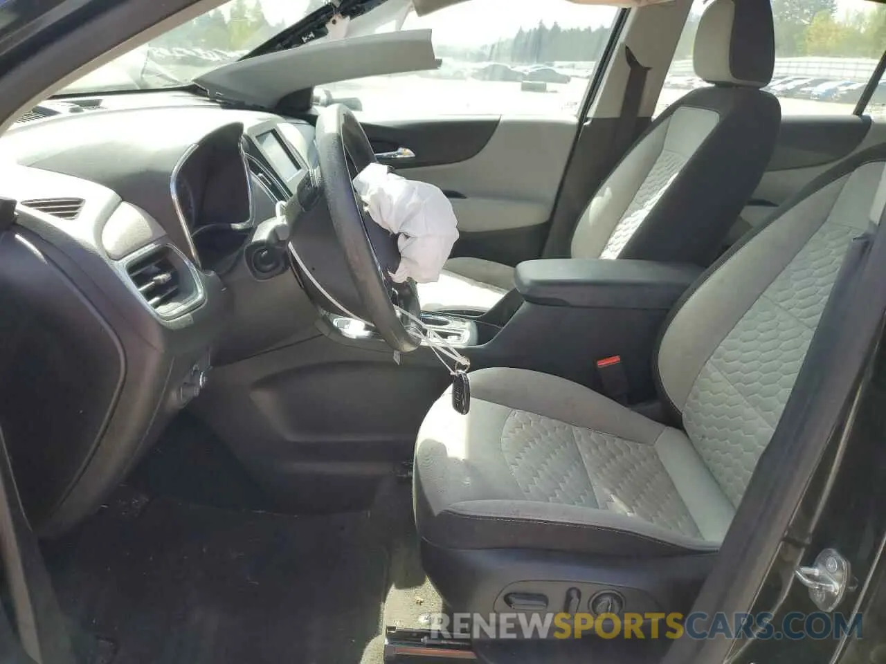 7 Photograph of a damaged car 2GNAX5EV9L6246419 CHEVROLET EQUINOX 2020