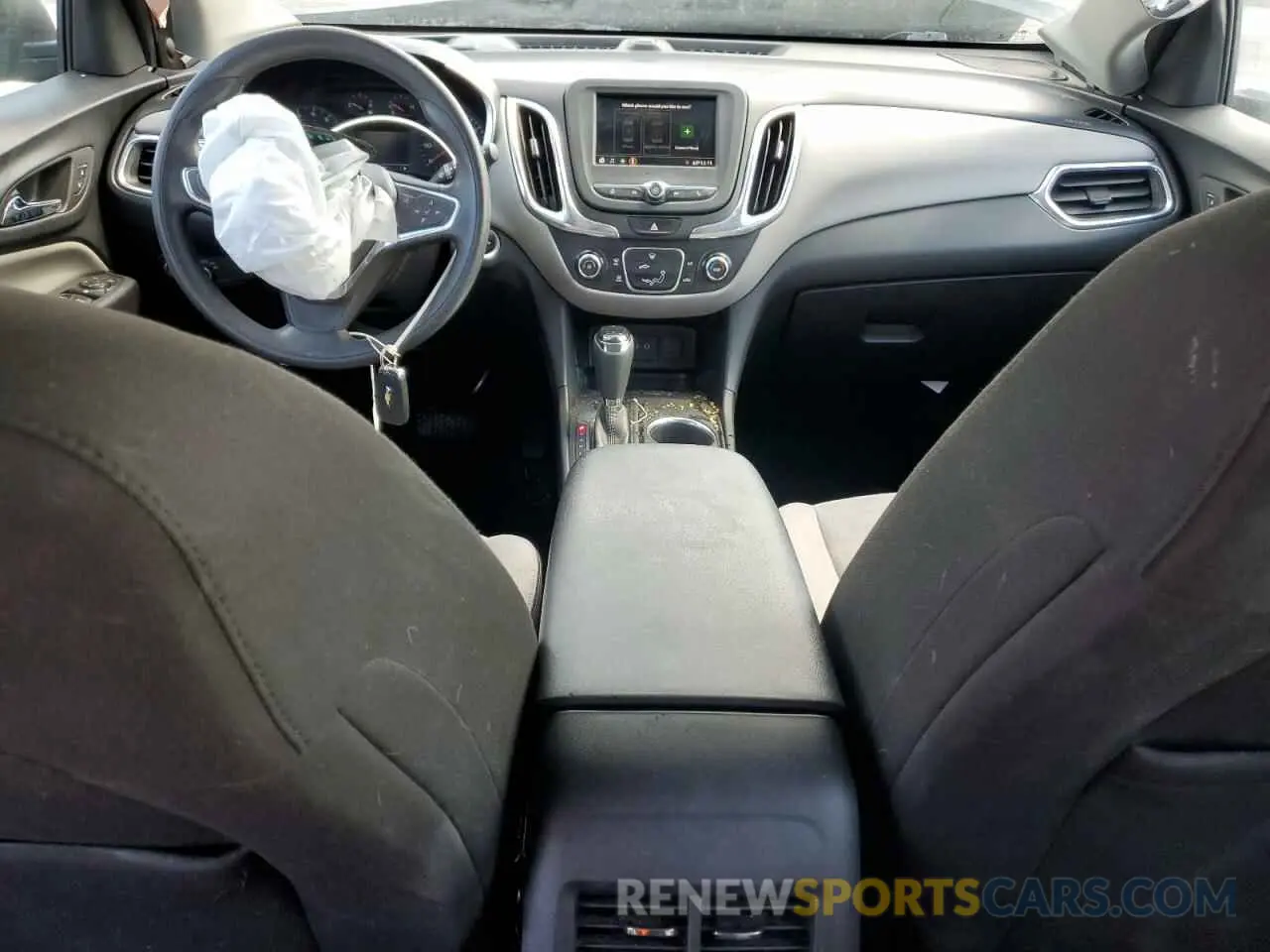 8 Photograph of a damaged car 2GNAX5EV9L6246419 CHEVROLET EQUINOX 2020