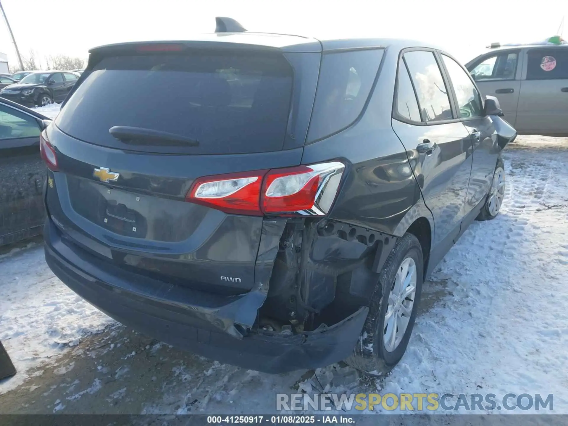 4 Photograph of a damaged car 2GNAX5EVXL6246753 CHEVROLET EQUINOX 2020