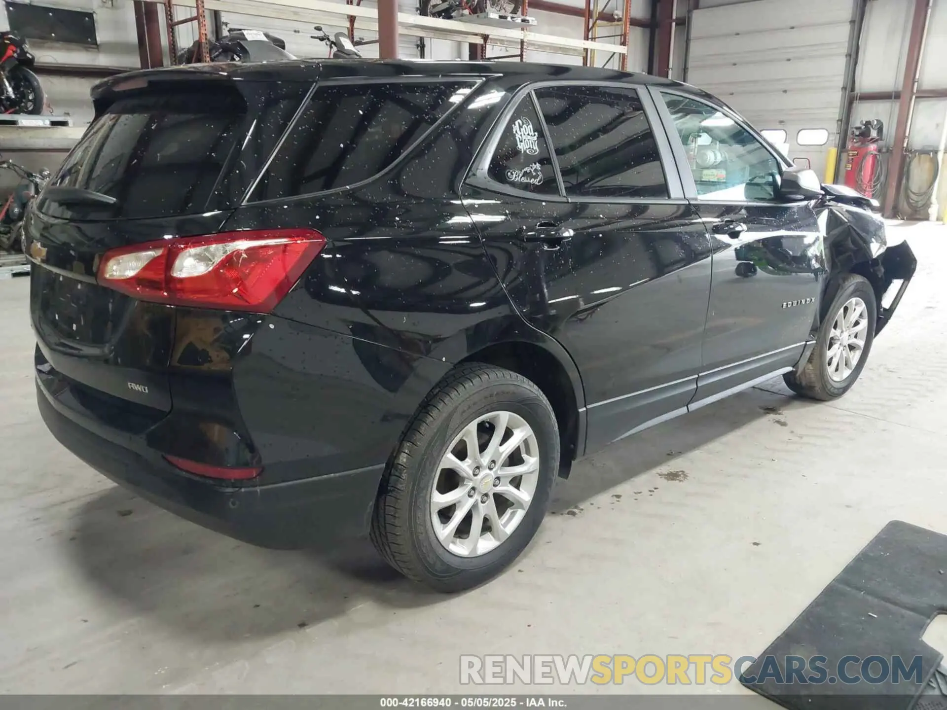 4 Photograph of a damaged car 2GNAX5EVXL6255002 CHEVROLET EQUINOX 2020