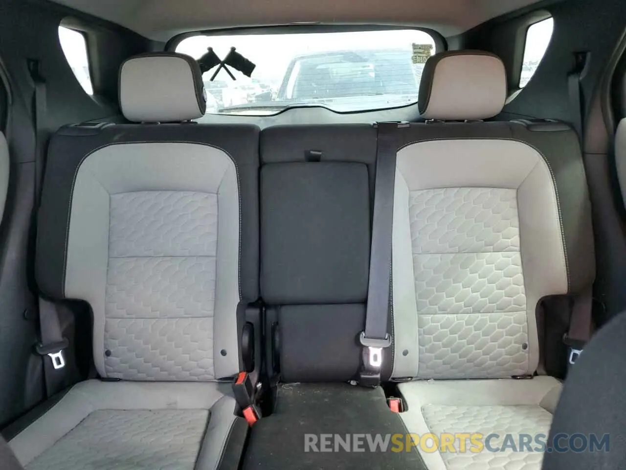 10 Photograph of a damaged car 2GNAXFEV2L6157443 CHEVROLET EQUINOX 2020