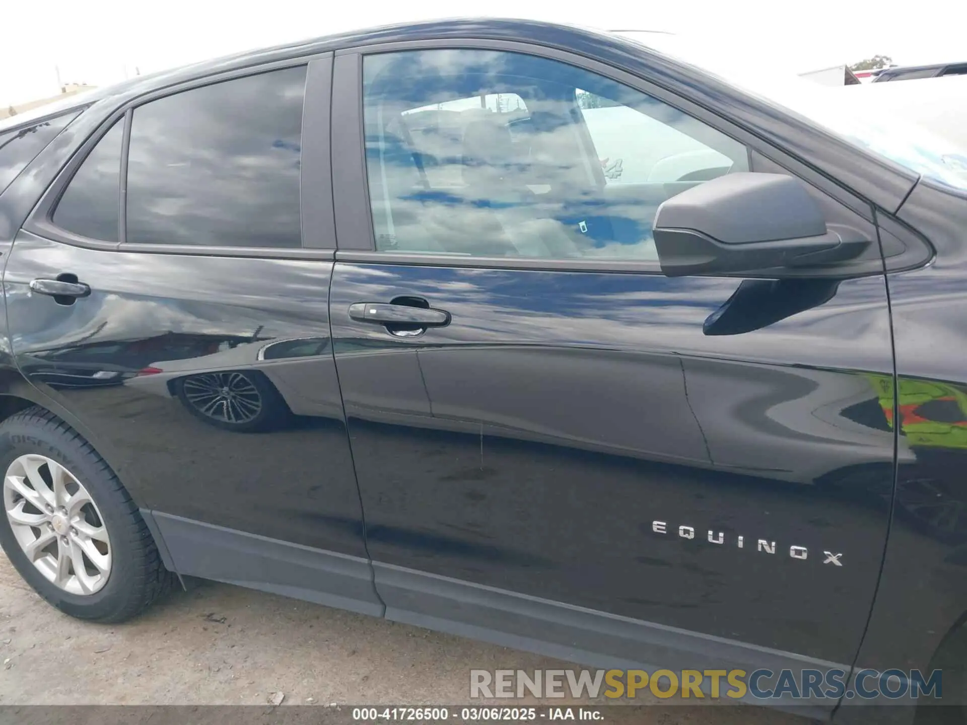 14 Photograph of a damaged car 2GNAXFEV6L6262079 CHEVROLET EQUINOX 2020