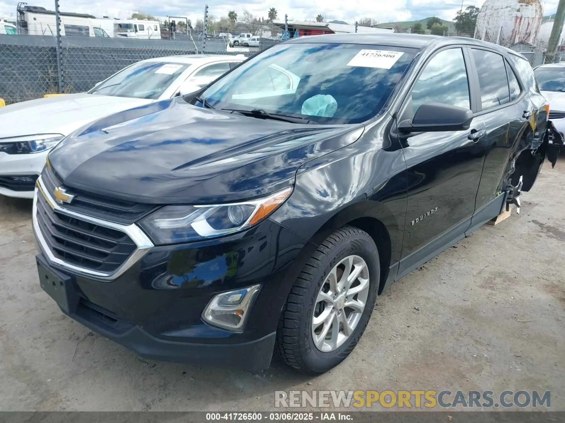 2 Photograph of a damaged car 2GNAXFEV6L6262079 CHEVROLET EQUINOX 2020