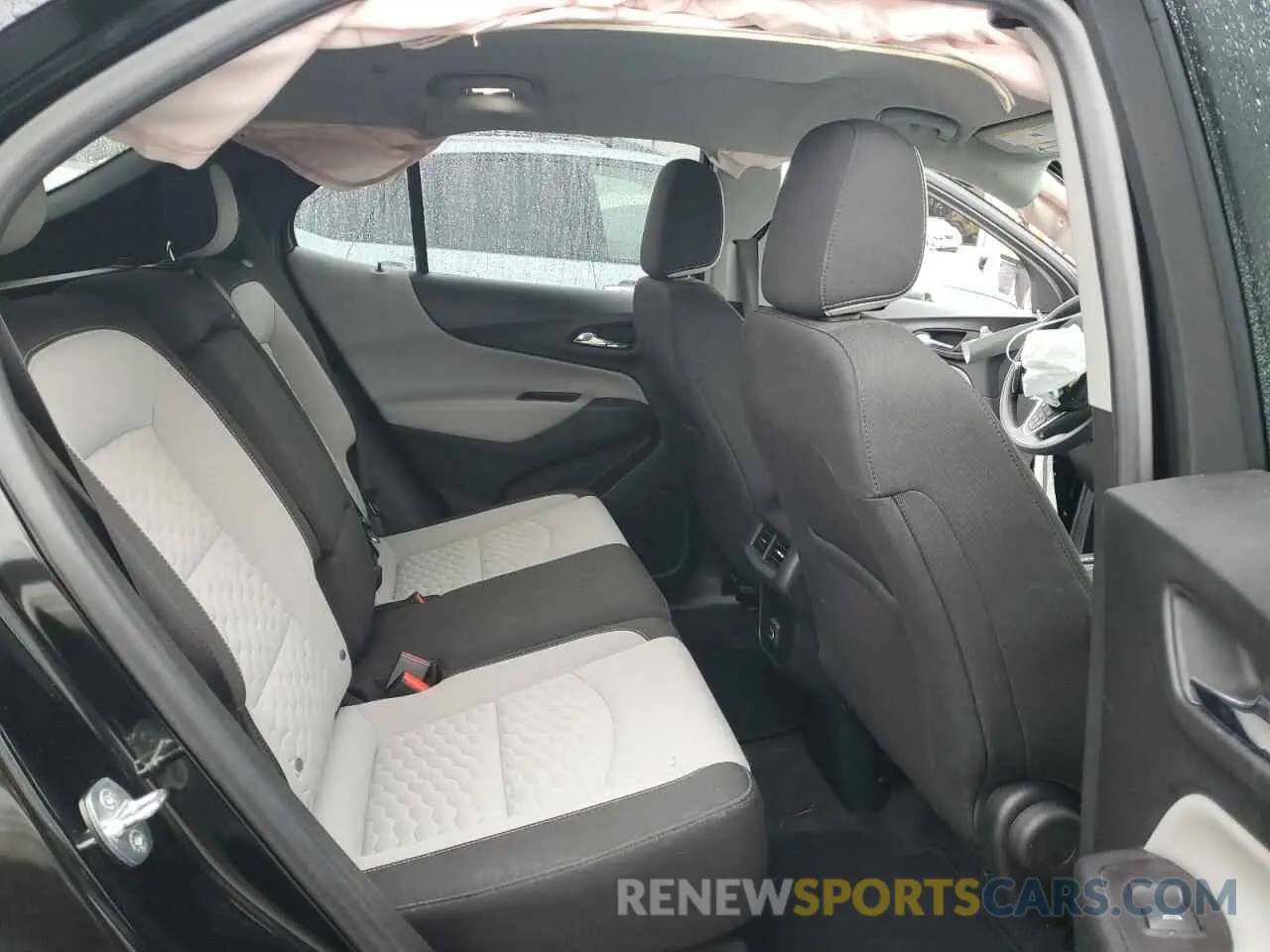 11 Photograph of a damaged car 2GNAXFEVXL6199357 CHEVROLET EQUINOX 2020